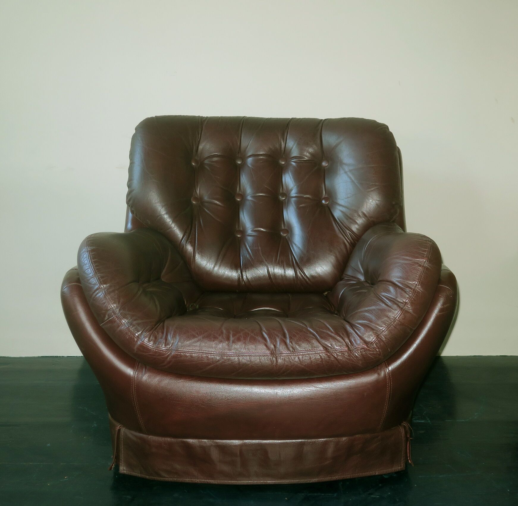 Leather pod club chair Brazilian influence, 1960s