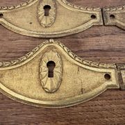 4 antique bronze/gilded brass lock plates Louis XV furniture Na