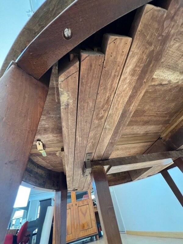 Swiss Biedermeier Extendable Dining Table in Walnut and Brass, 1820s