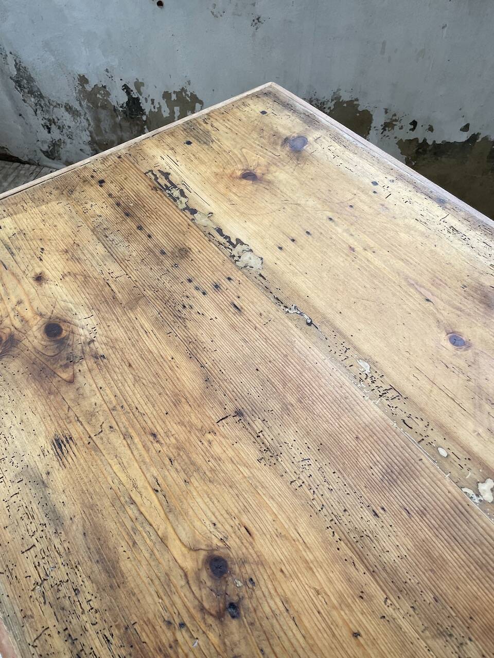 Farmhouse table with spindle legs 2m