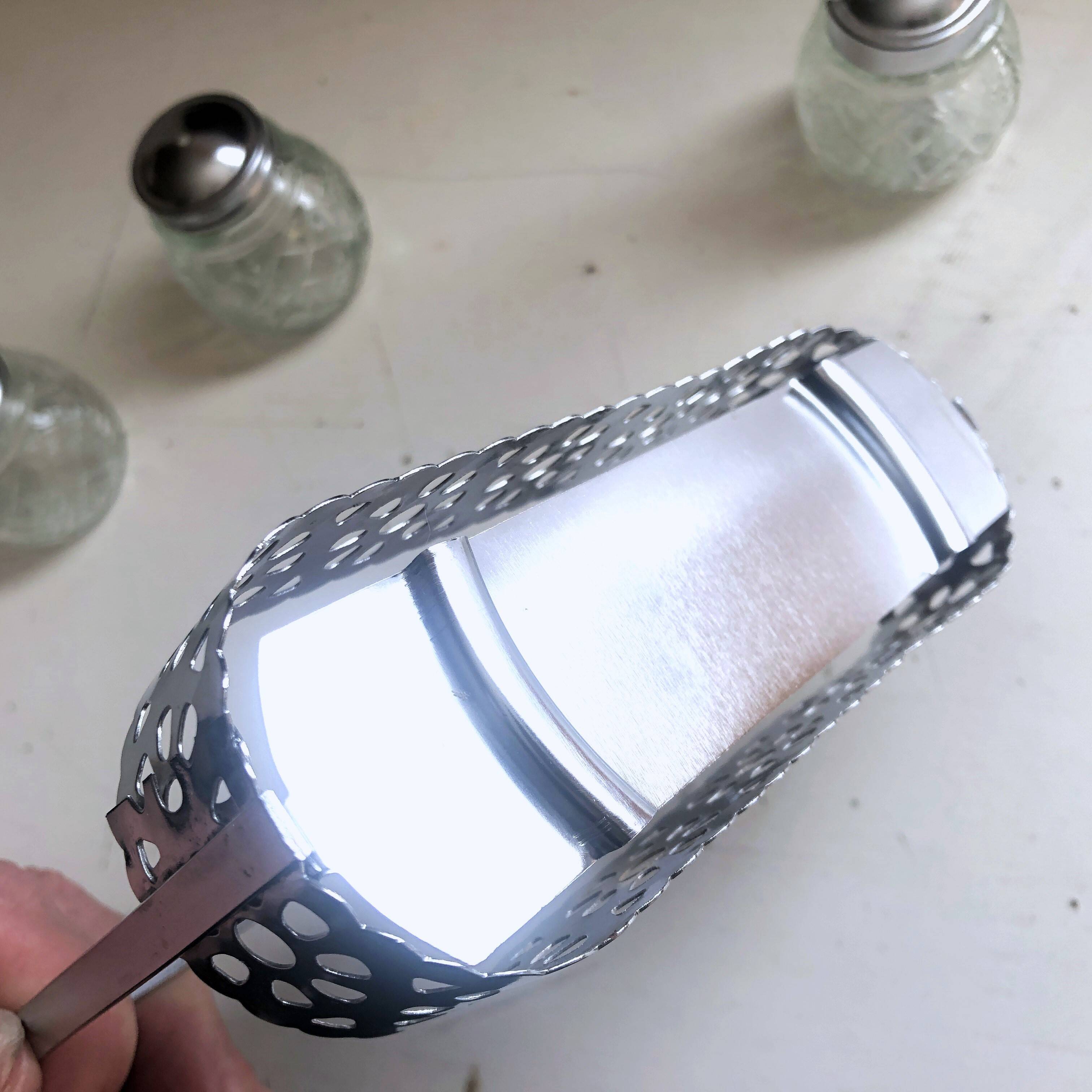 4-piece salt shaker, pepper and mustard set with spoon in stainless steel basket