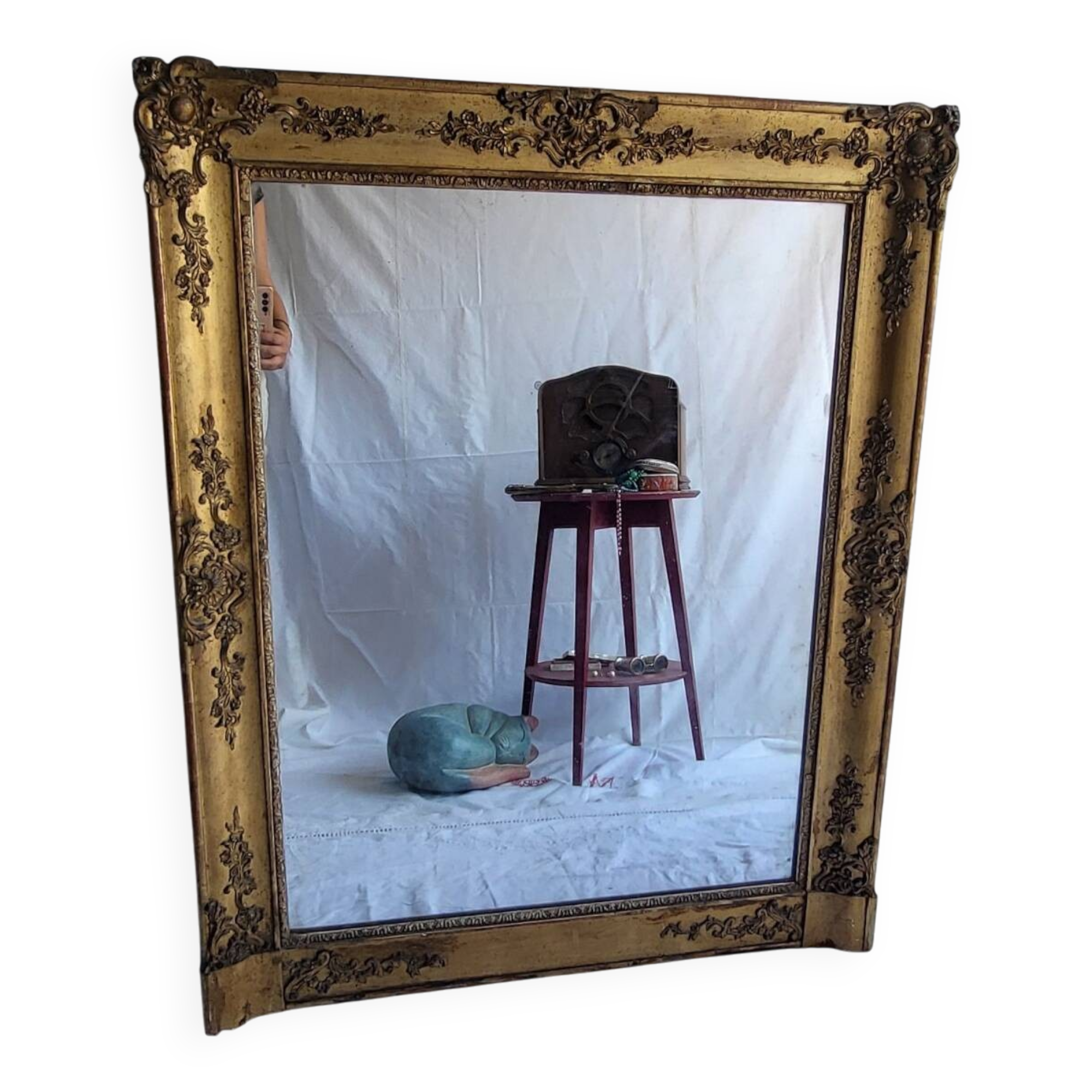 Antique Louis Philippe style gilded mirror decorated with floral motifs