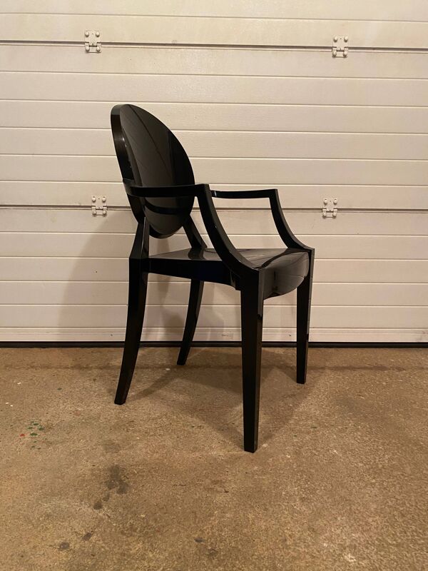 Fauteuil louis ghost Kartell designer Philippe starck