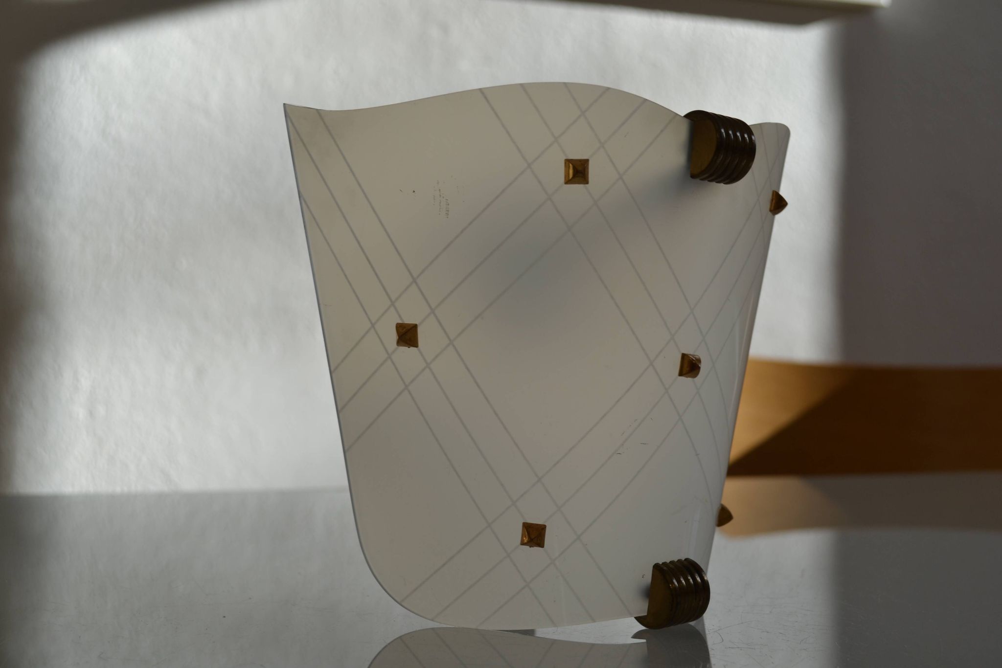 Vintage 1950 wall light in perspex and brass