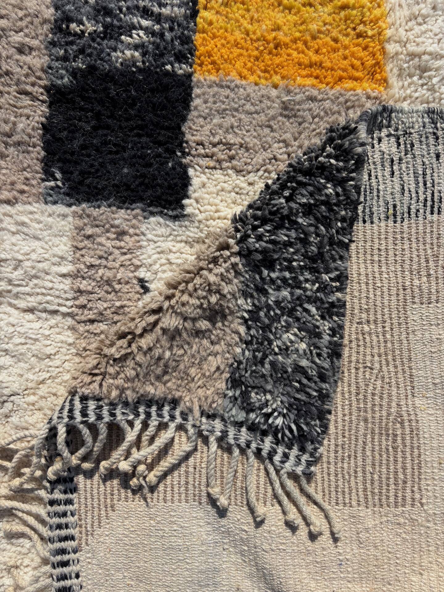 Moroccan rug with colorful geometric design 250×150 cm