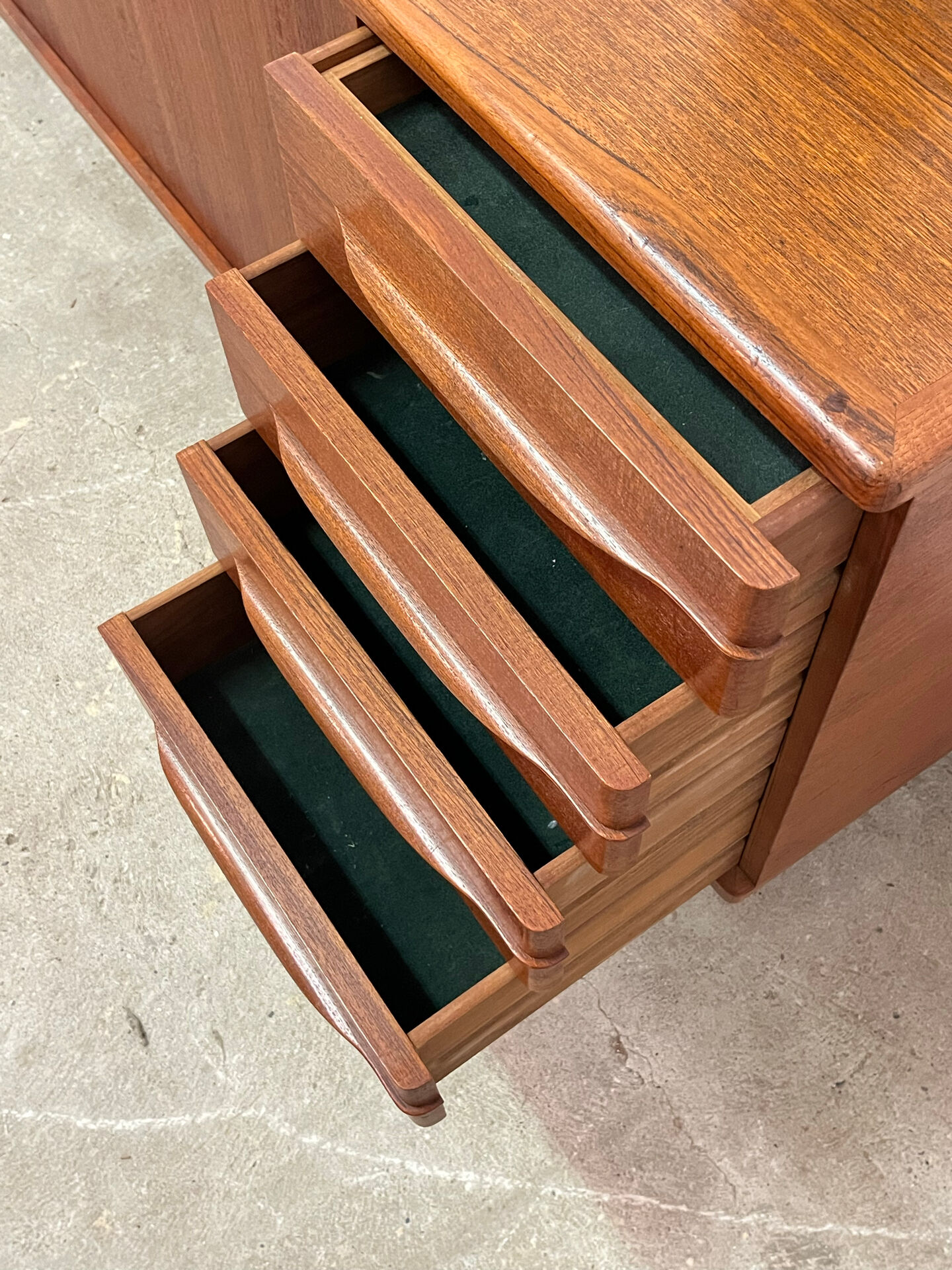 Teak enfilade U15 Johannes Andersen