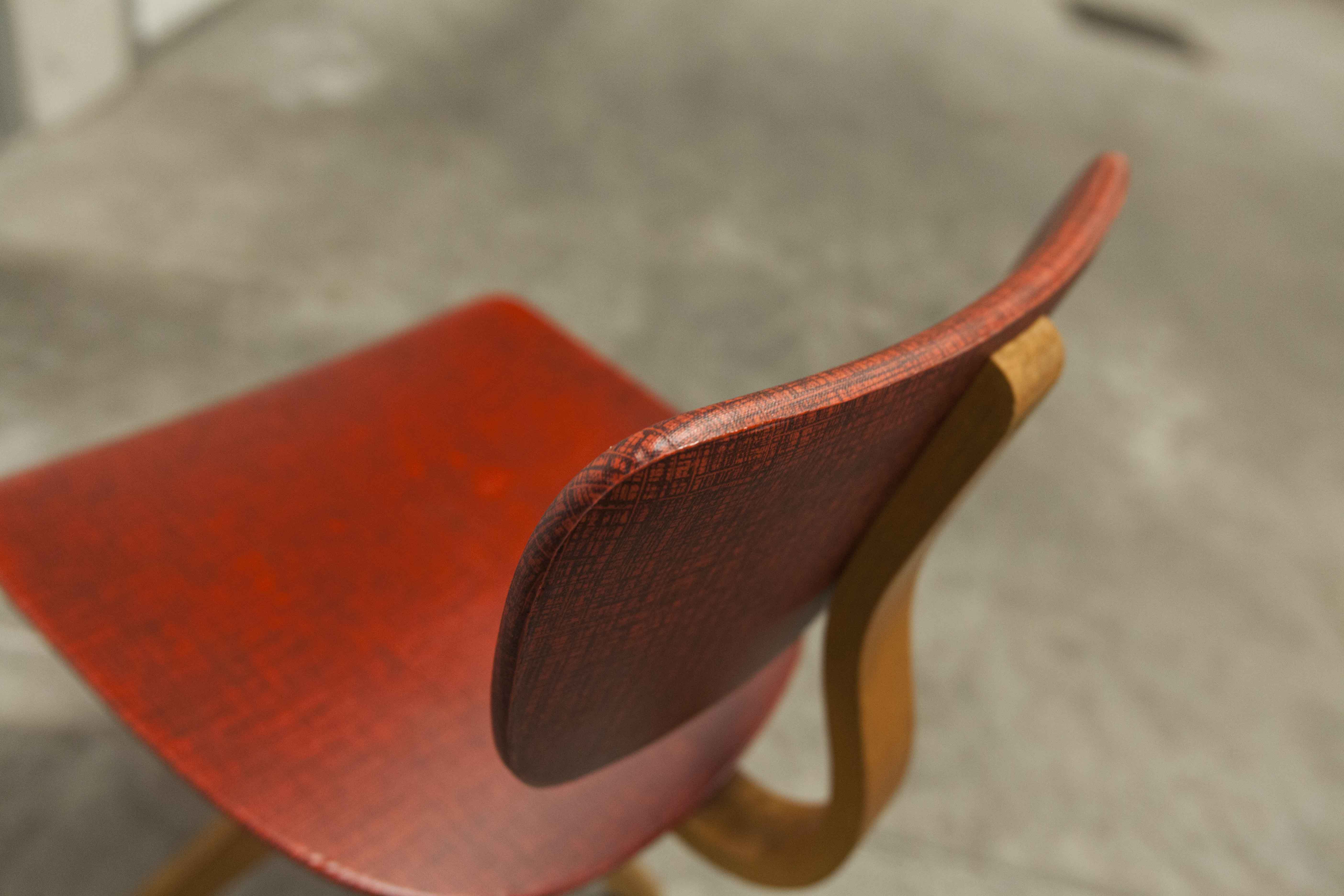 Workshop chair 1950 feet compass skaï red atypical