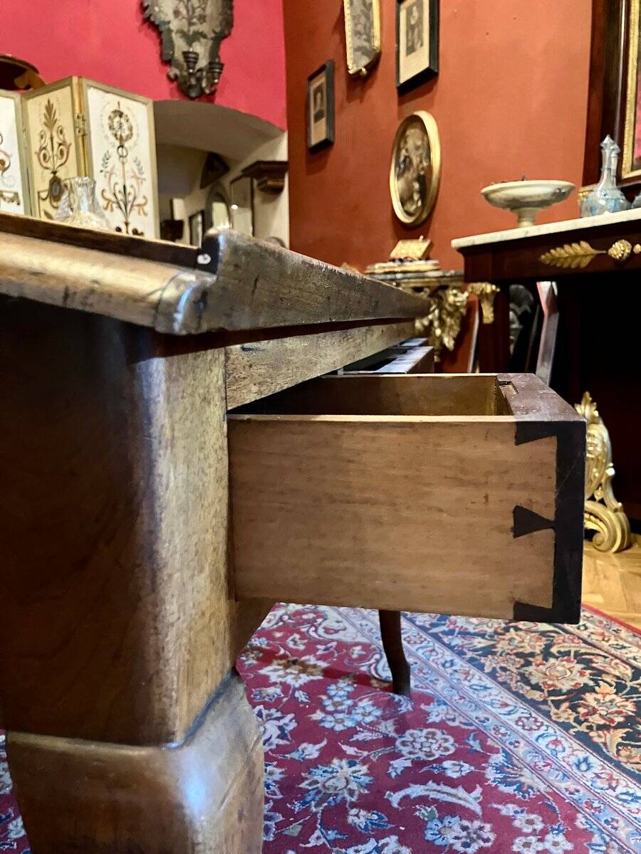 Antique French Writing Desk in Oak with Cabriole Legs, 1800s