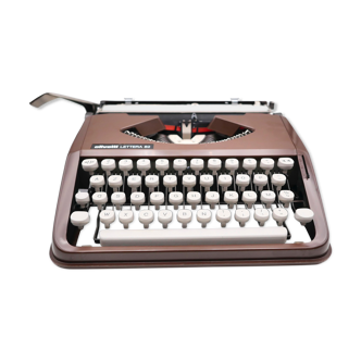 Typewriter Olivetti Lettera 82 Brown revised ribbon new