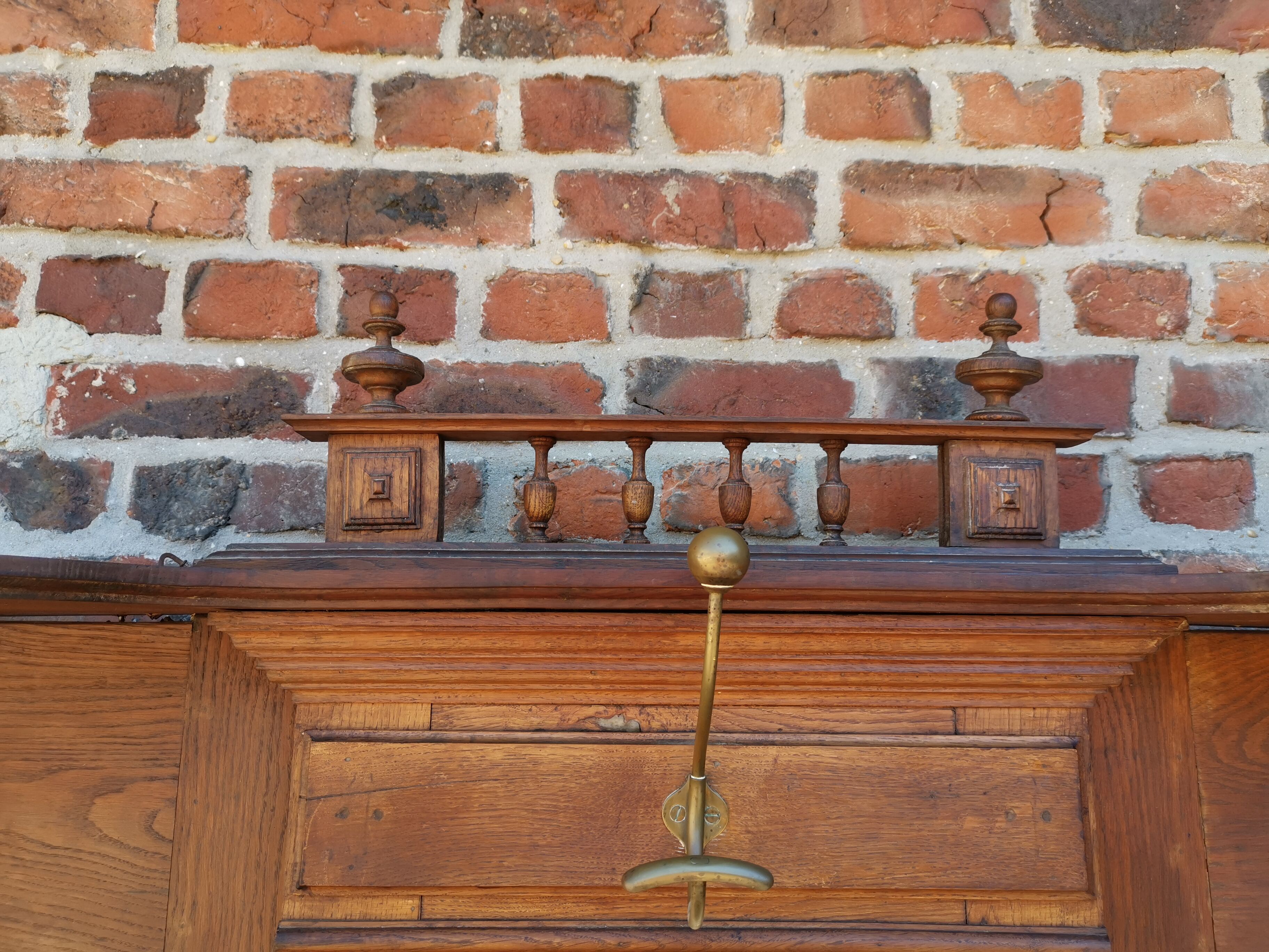 Dressing coat door late 19th