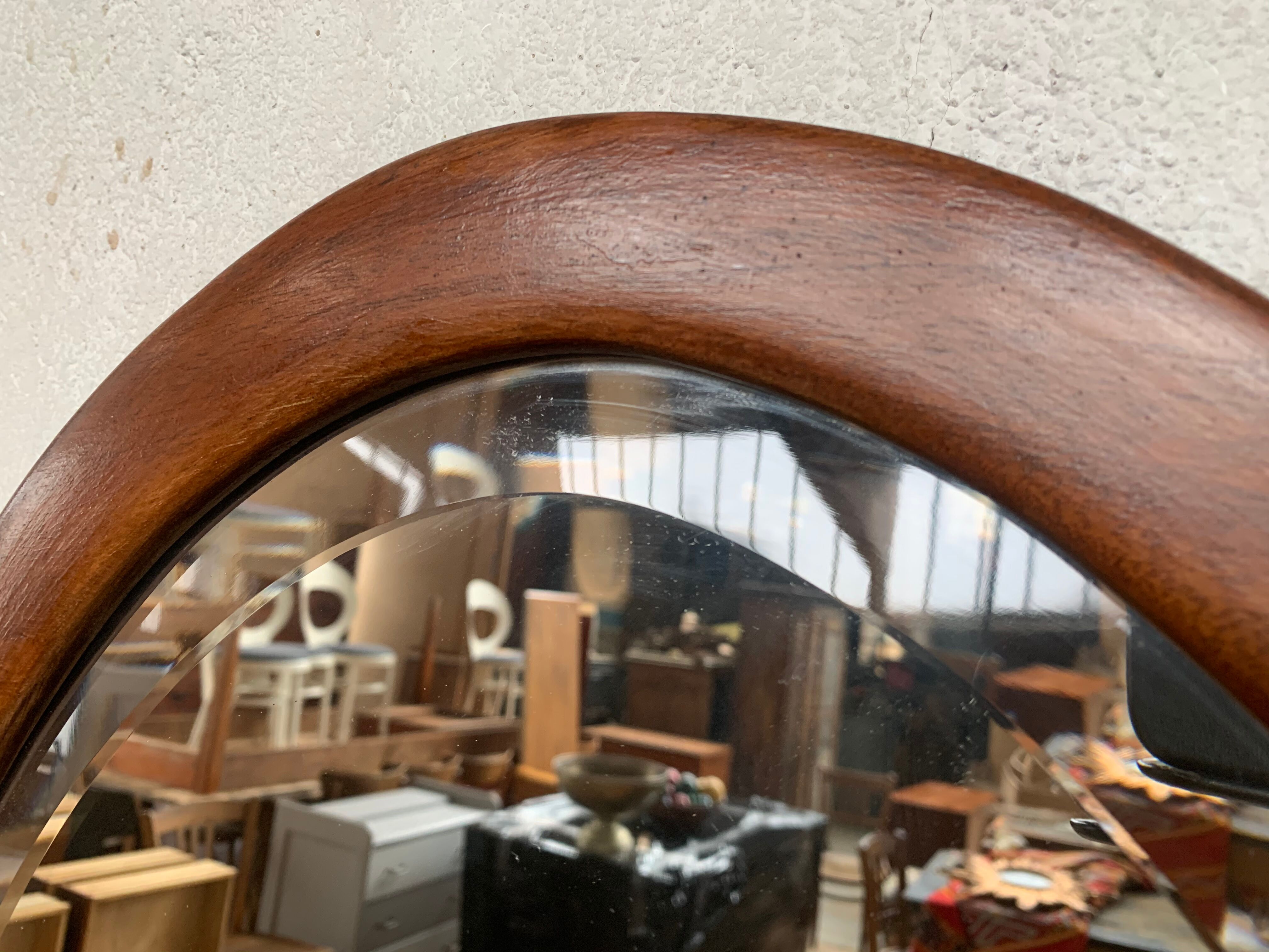 Hairdresser Art Deco styke from the early 20th century in mahogany with marquetry and mother-of-pear details