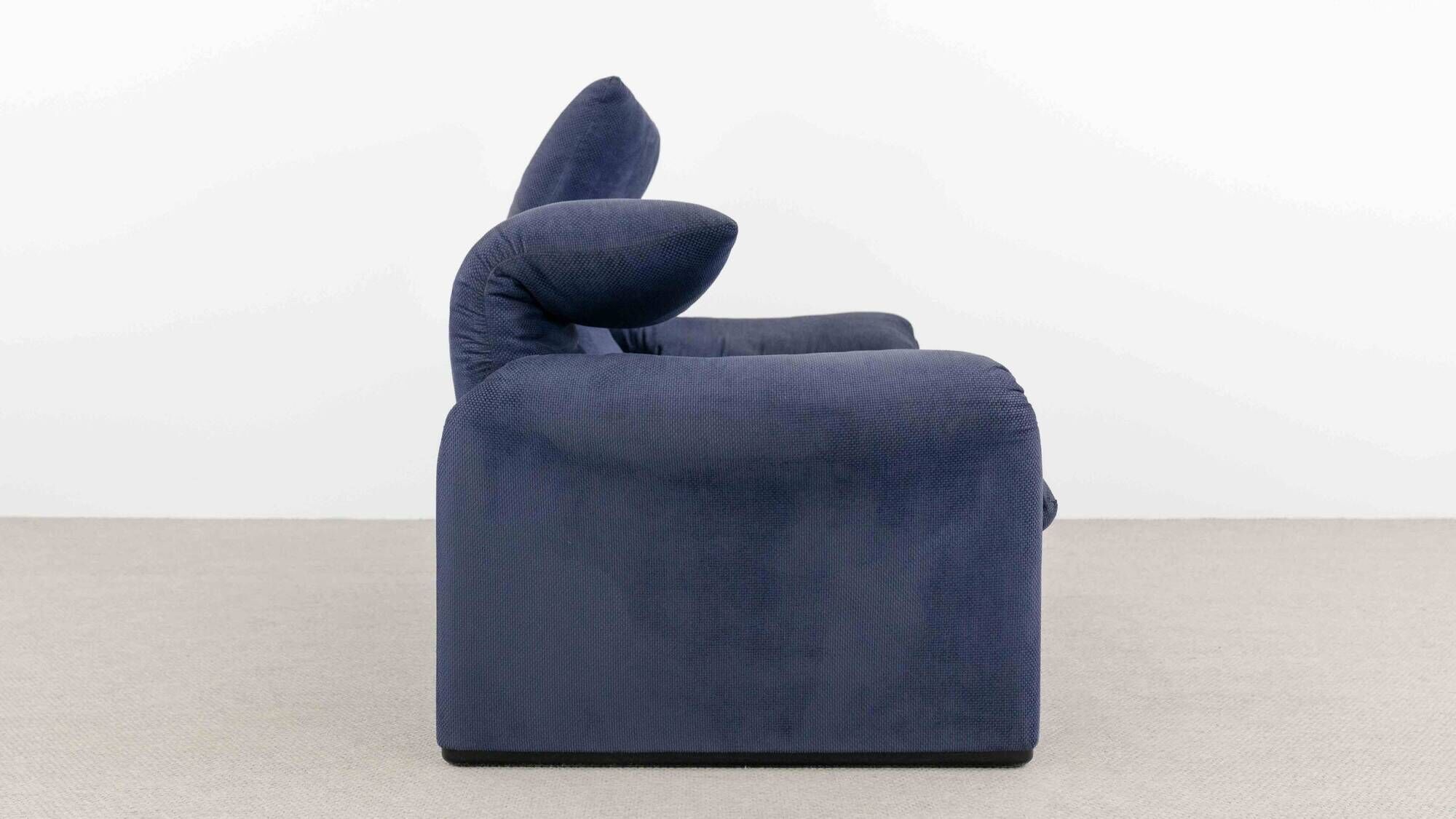 Cassina Maralunga 2-seat Sofa by Vico Magistretti