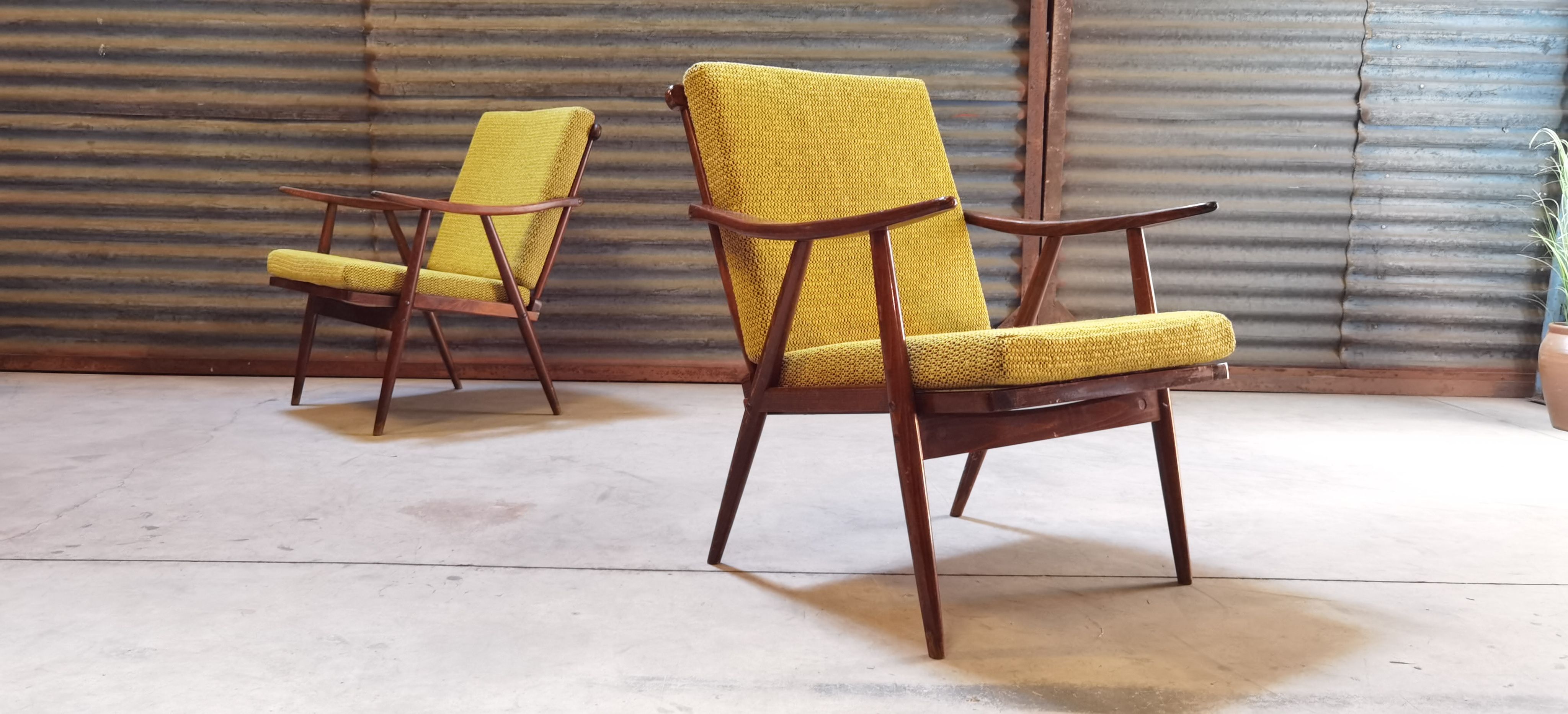 Pair of boomerang armchairs TON Bystřice (Thonet) by Antonin Suman 1960