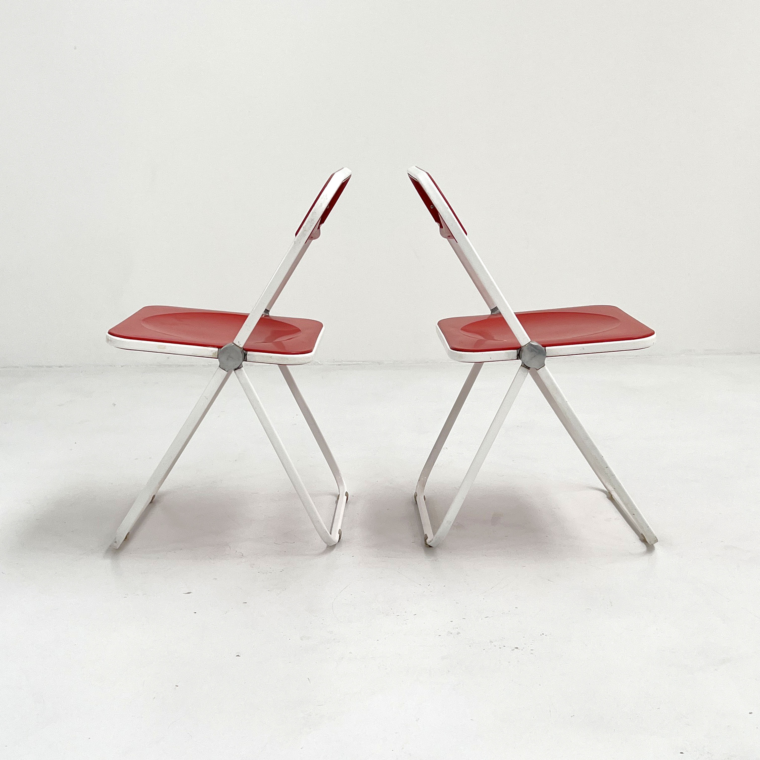 Red and white plia chair by giancarlo piretti for castelli, 1960