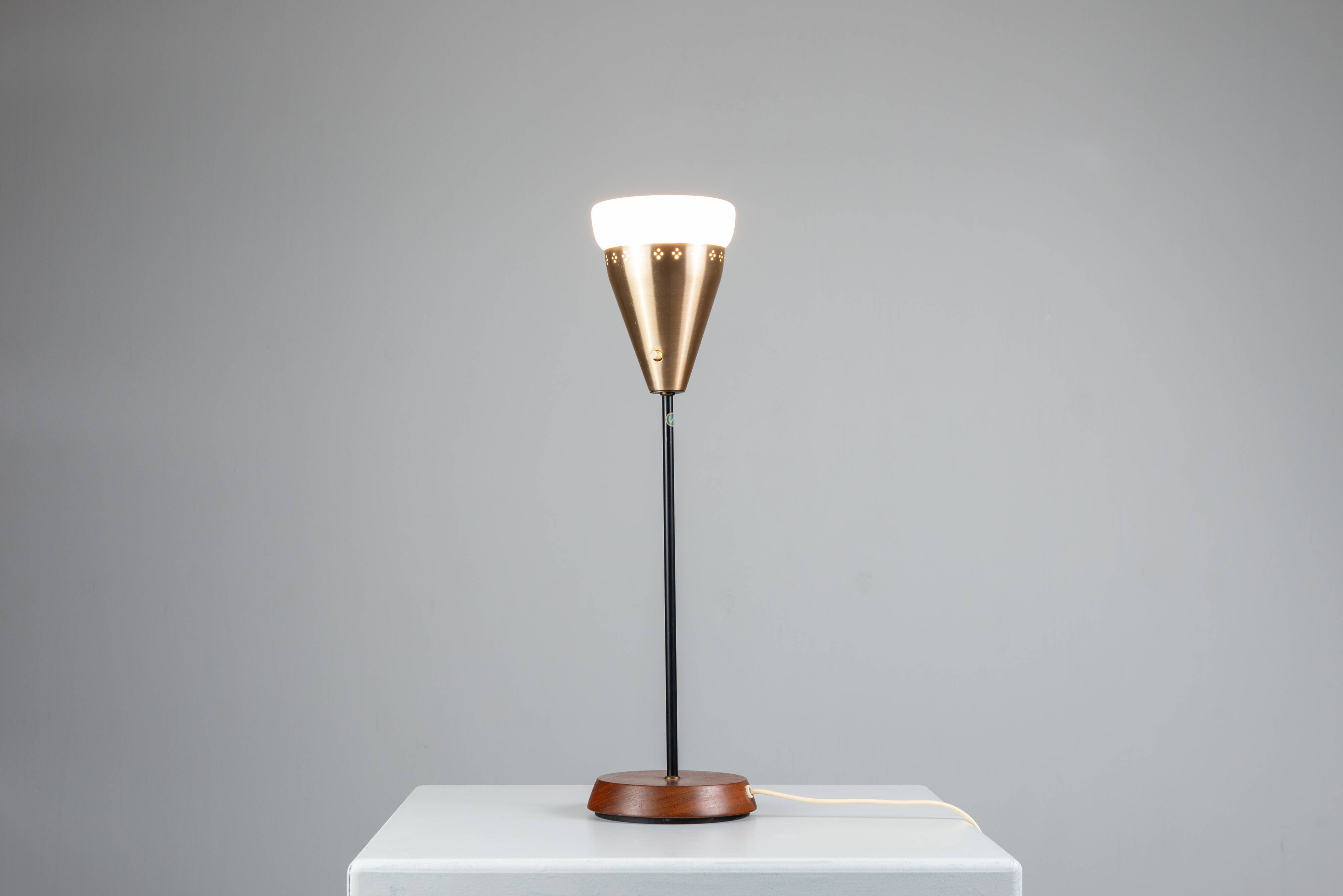Table lamp manufactered by Nybro Armaturfabrik, Sweden, 1960s