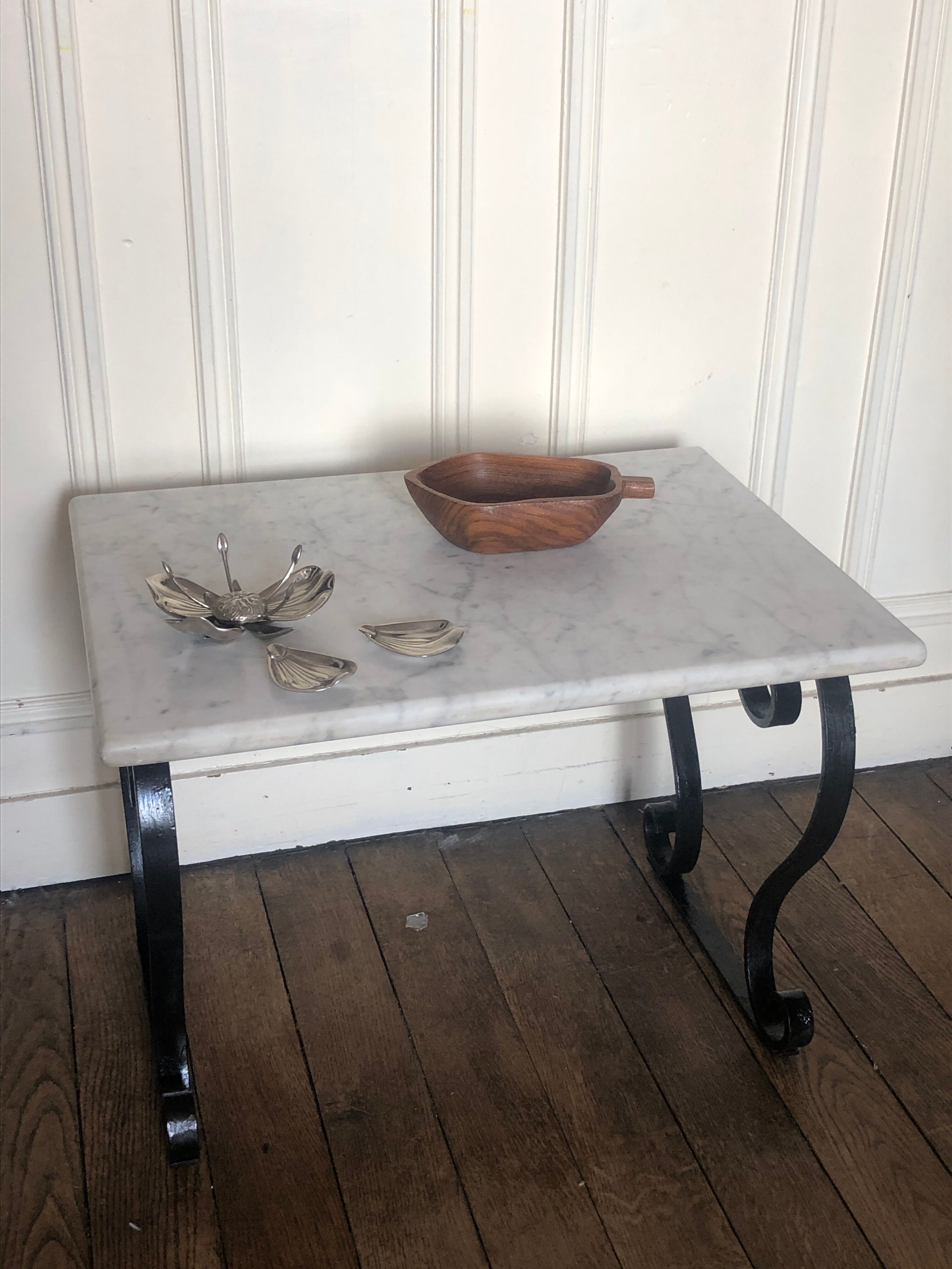 Table low white marble