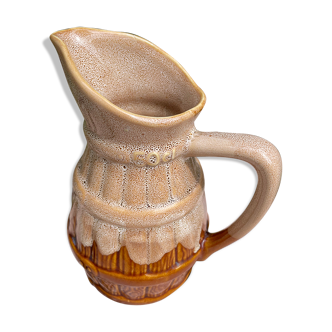 Wine pitcher