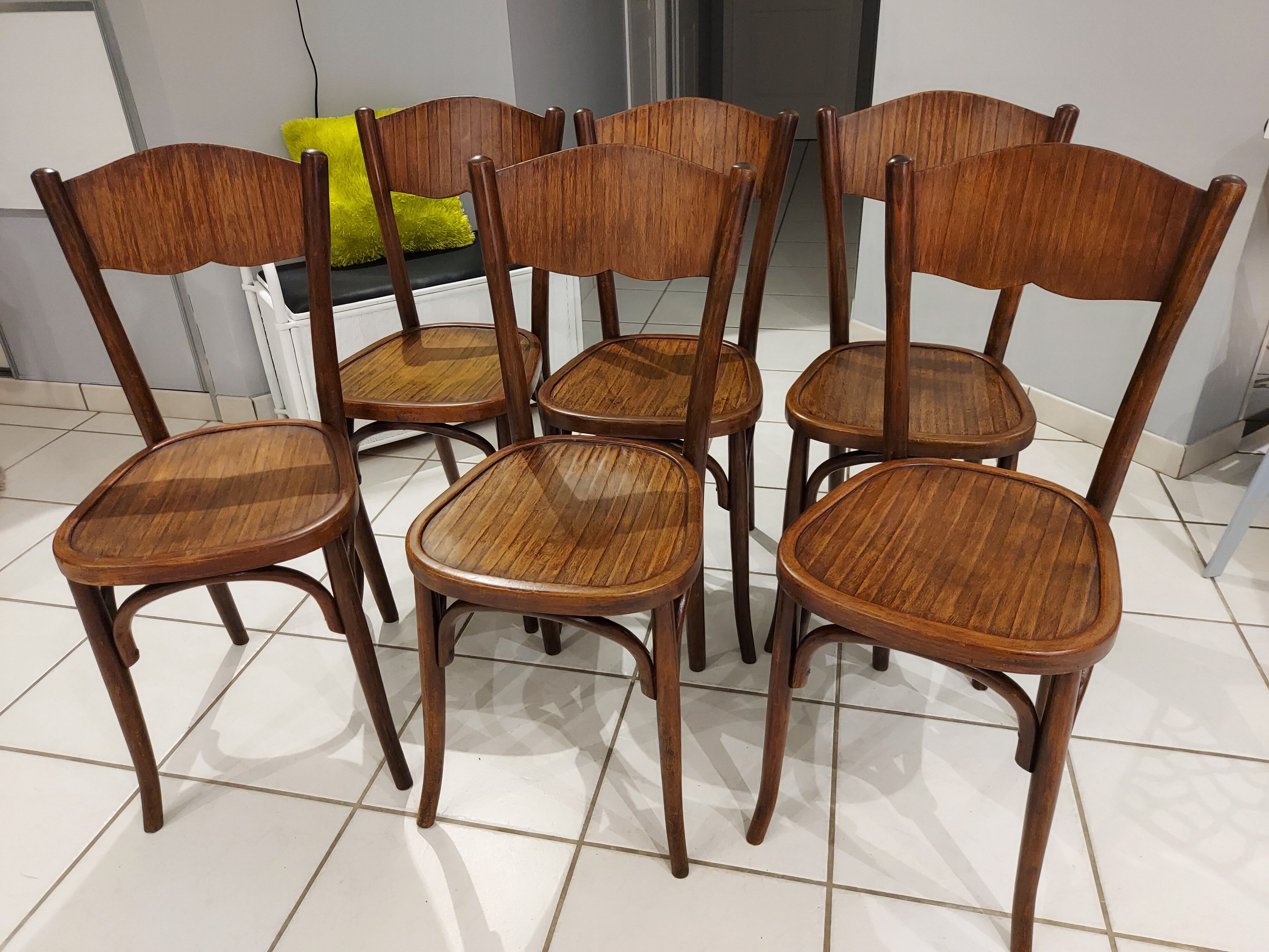 Suite de 6 chaises de Bistrot Baumann année 1930