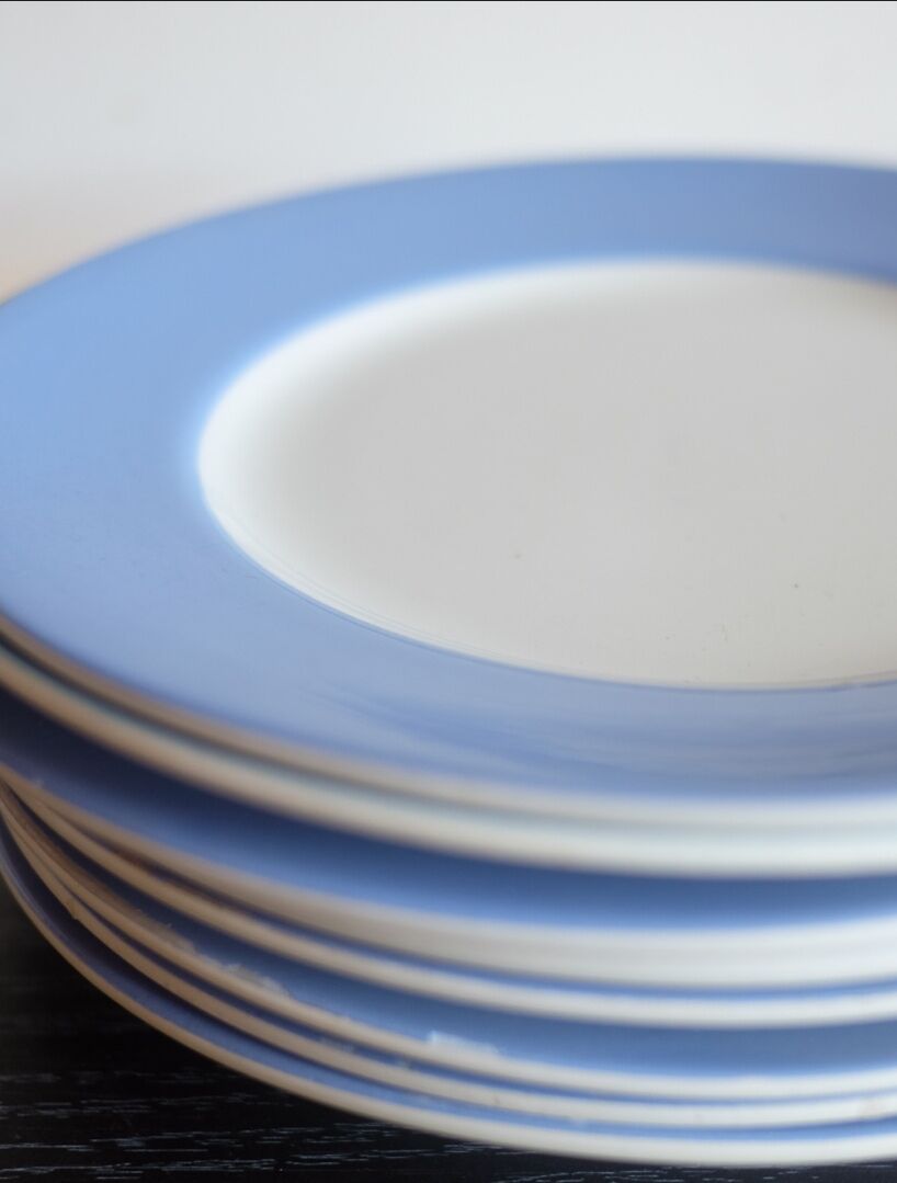 Lot d'assiettes en céramique