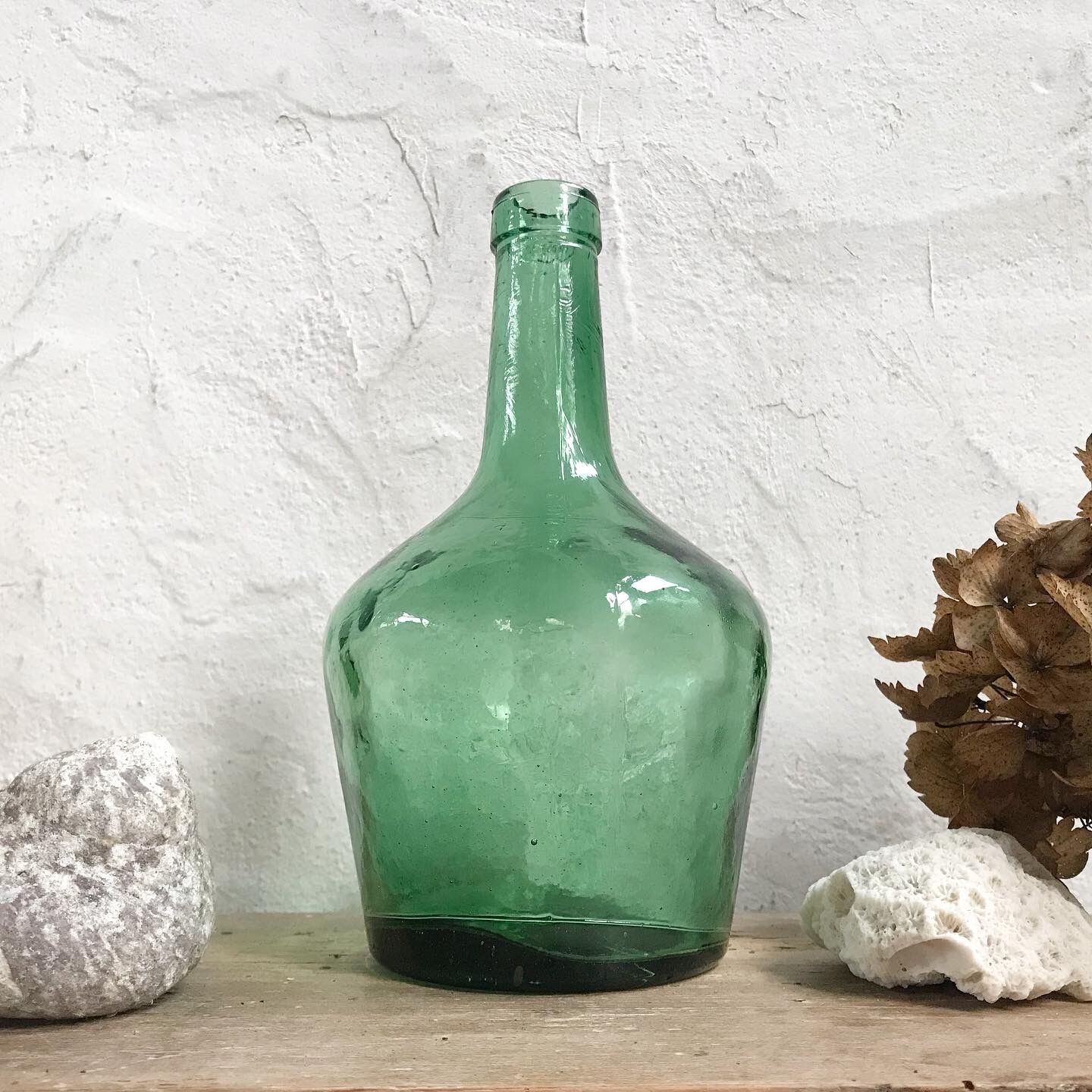 Duo of ladies Jeanne