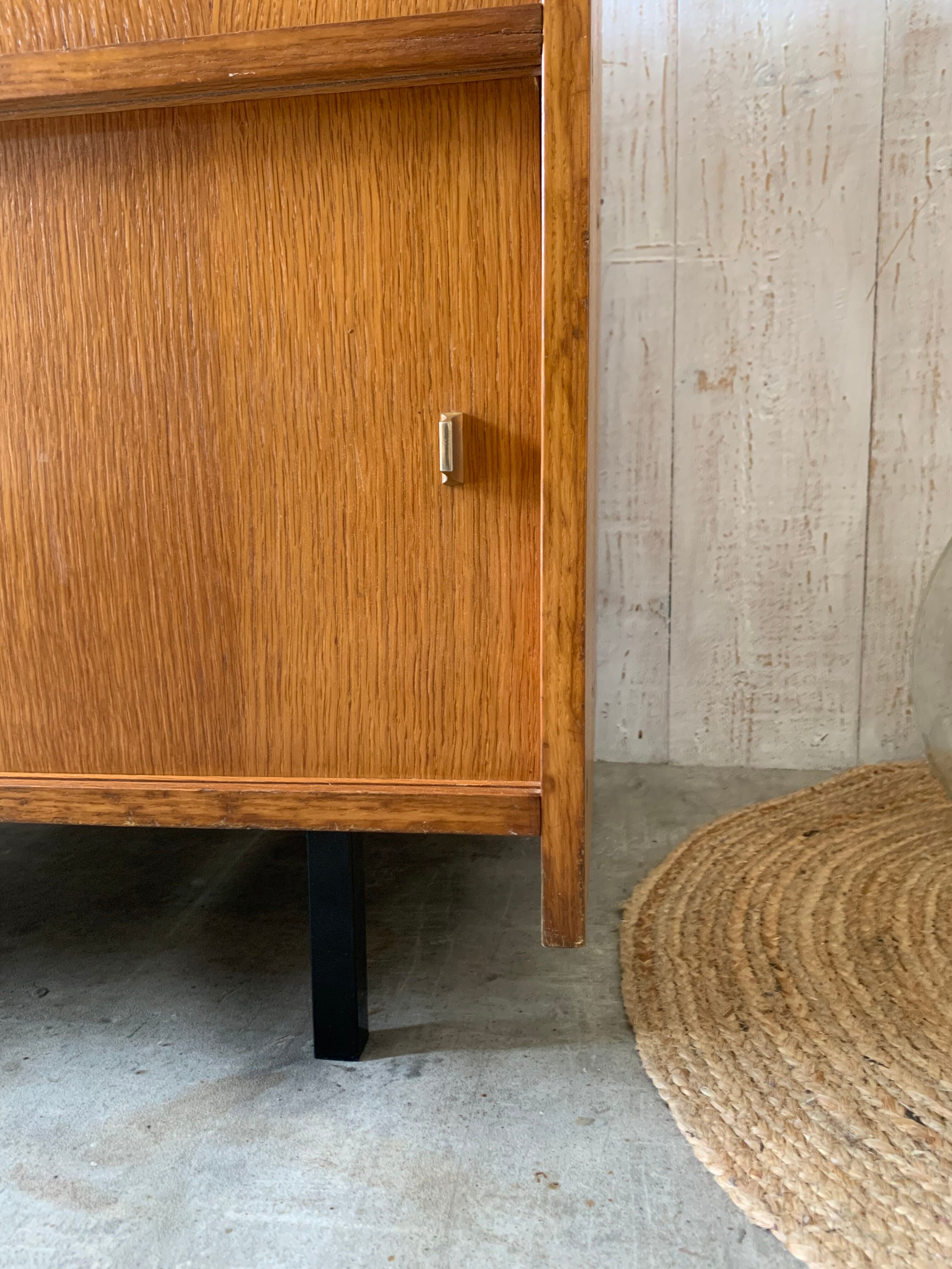 Buffet/modernist enfilade