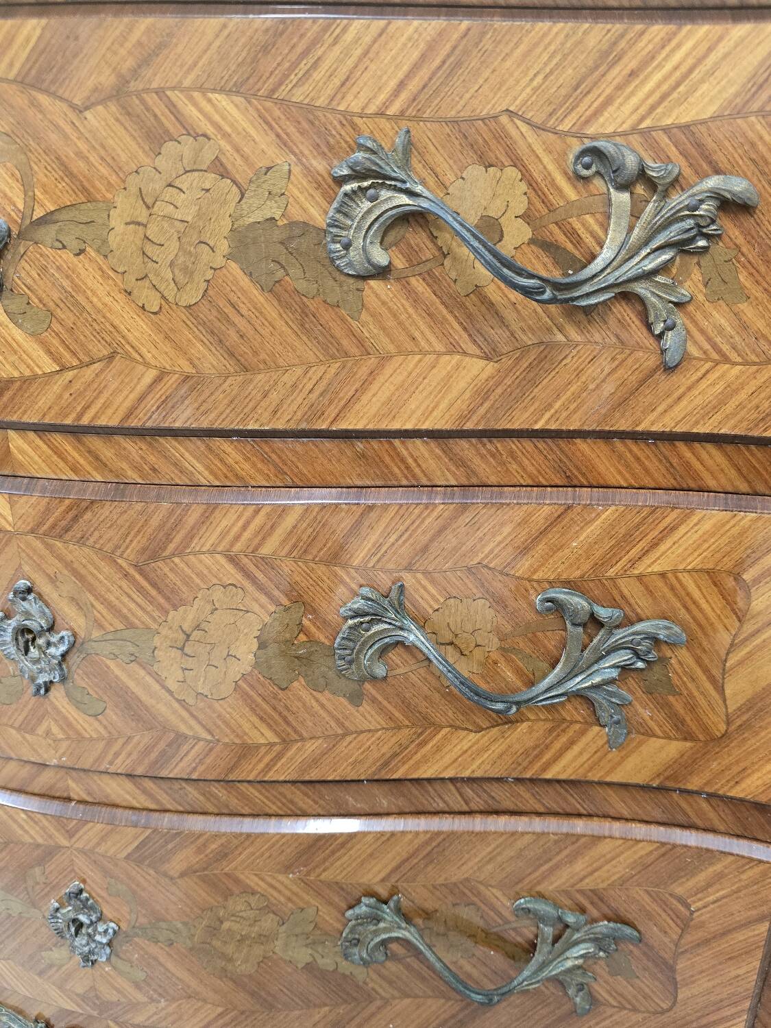 Louis XV style chest of drawers in rosewood