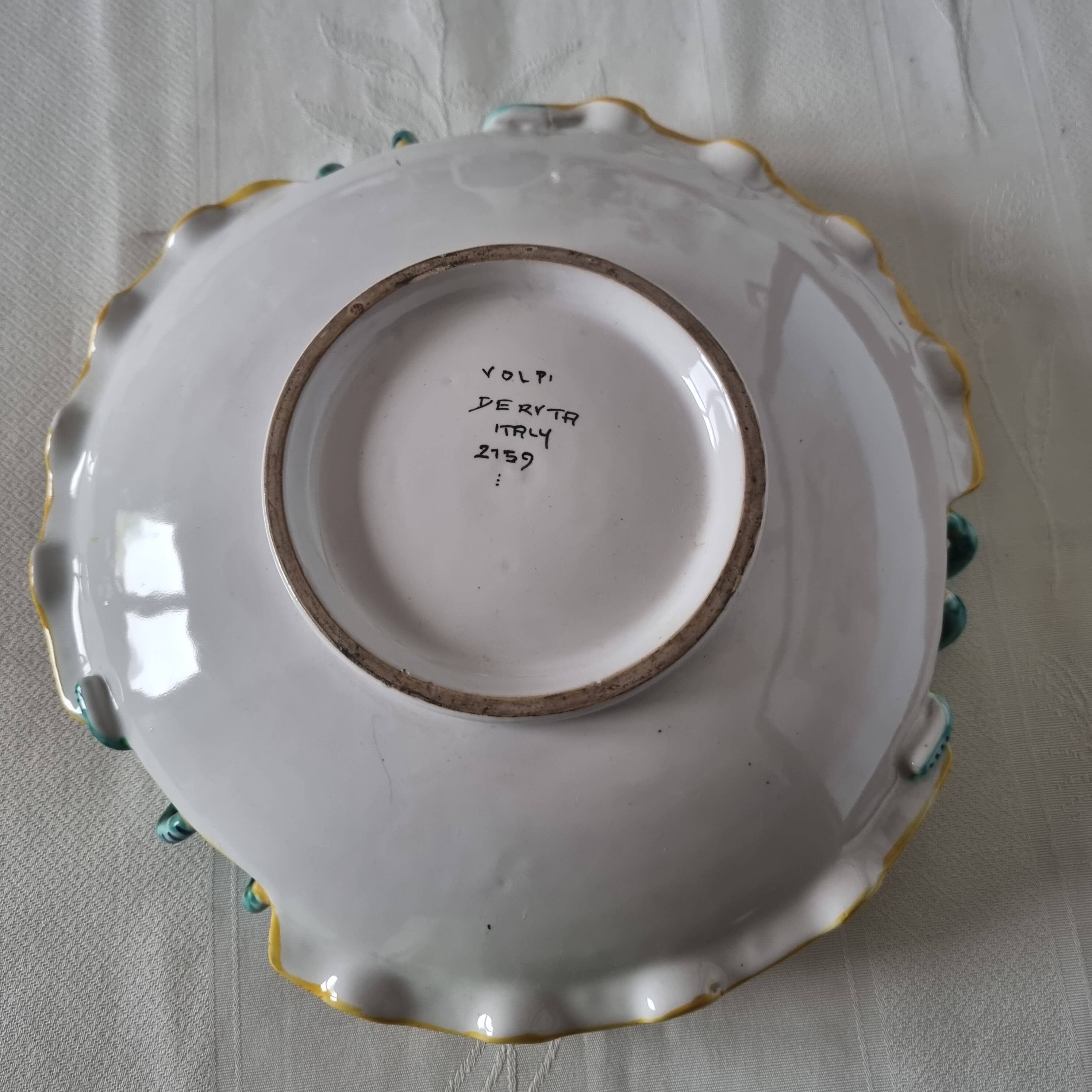 Beautiful Italian ceramic Deruta bowl or compote dish, made and pe