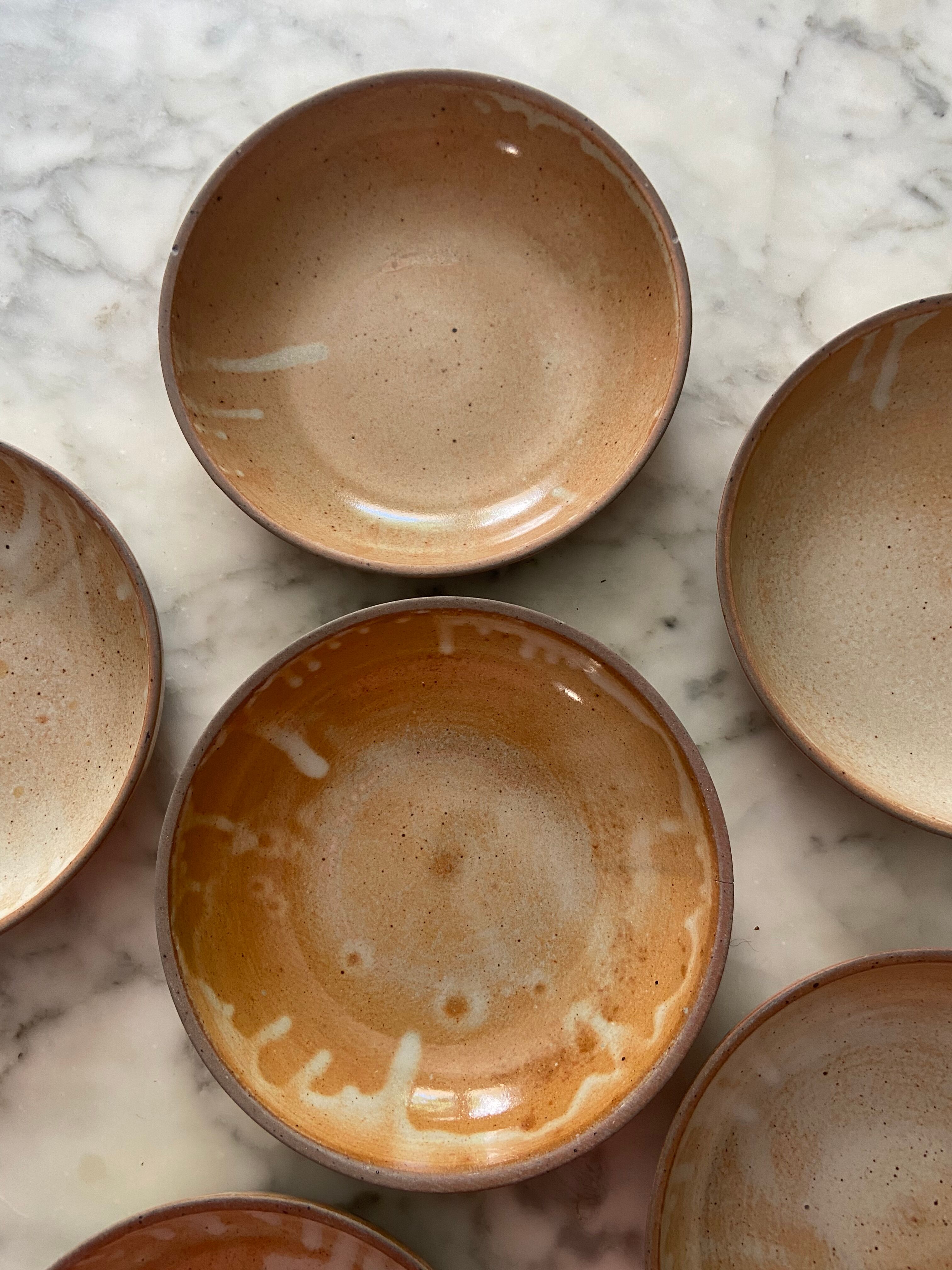 Series of 6 hollow plates in vintage sandstone