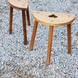 Pair of shepherd's stools in tripod oak décor in the heart