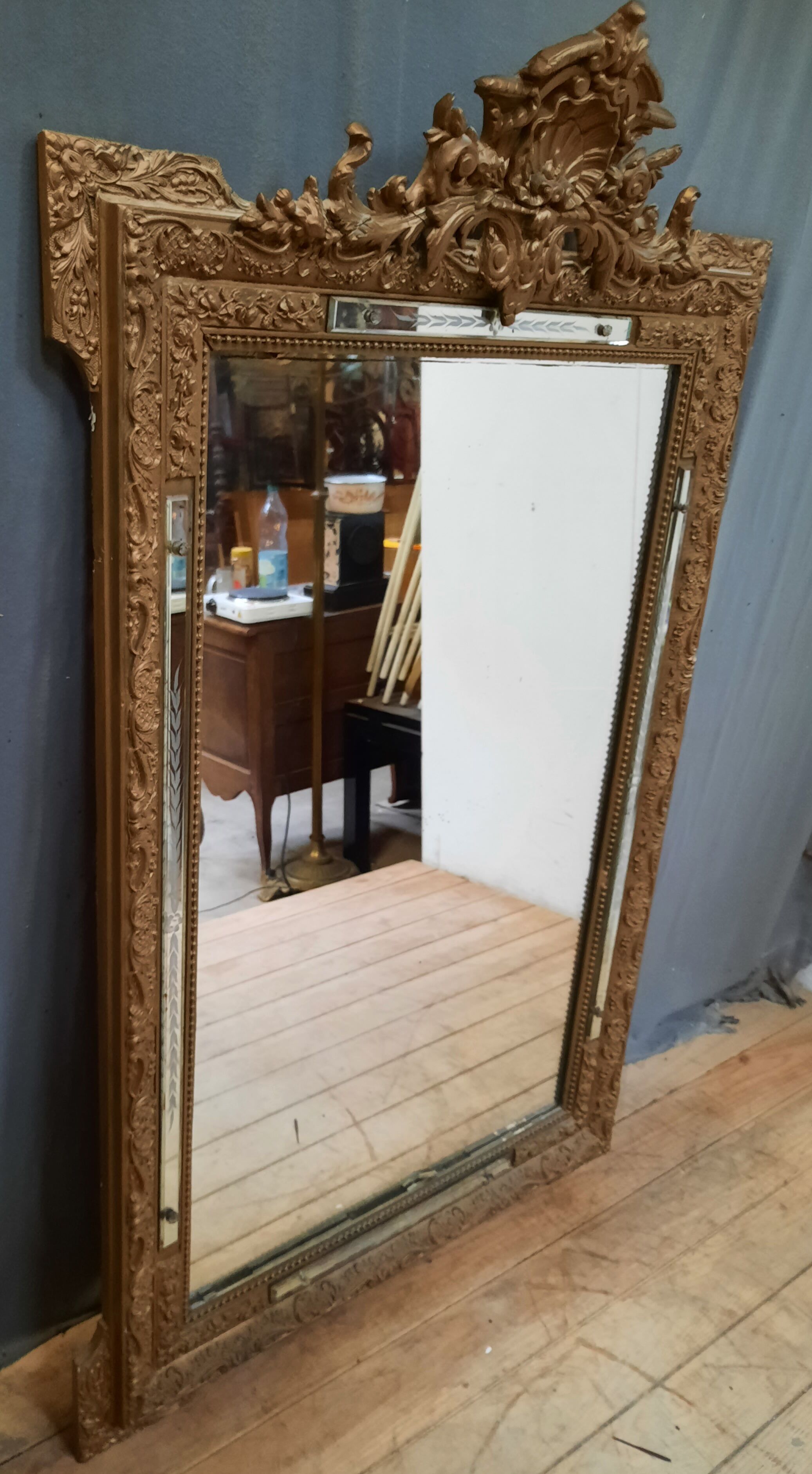Mirroir doré de cheminnee style Louis XVI