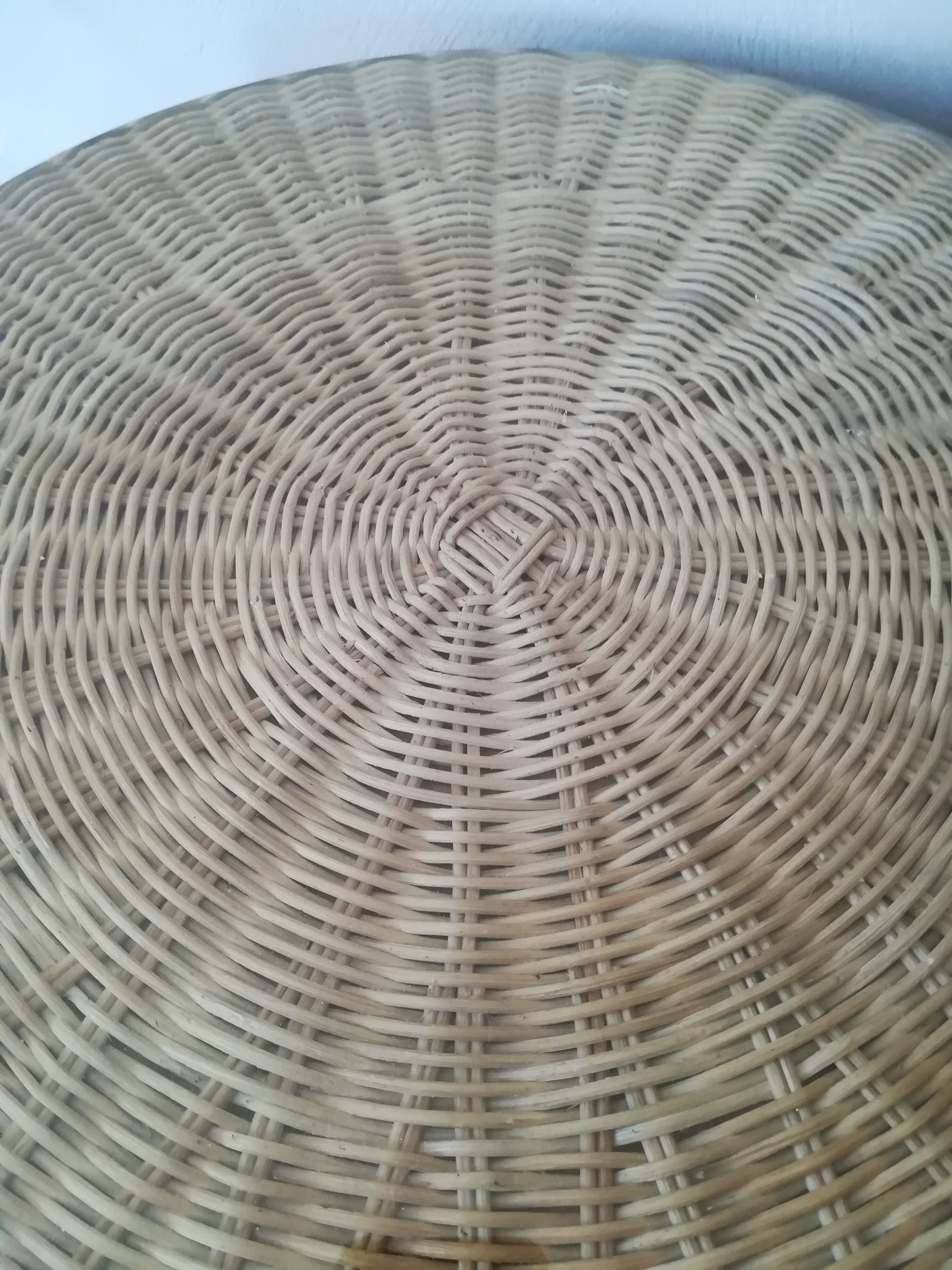 Wicker sofa tip