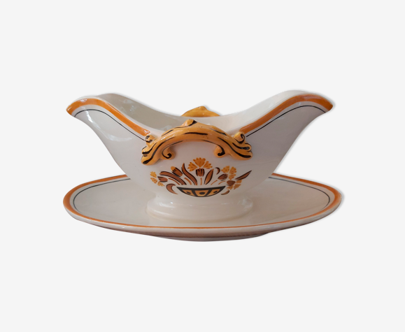 Saucière Creil et Montereau motif Œillets