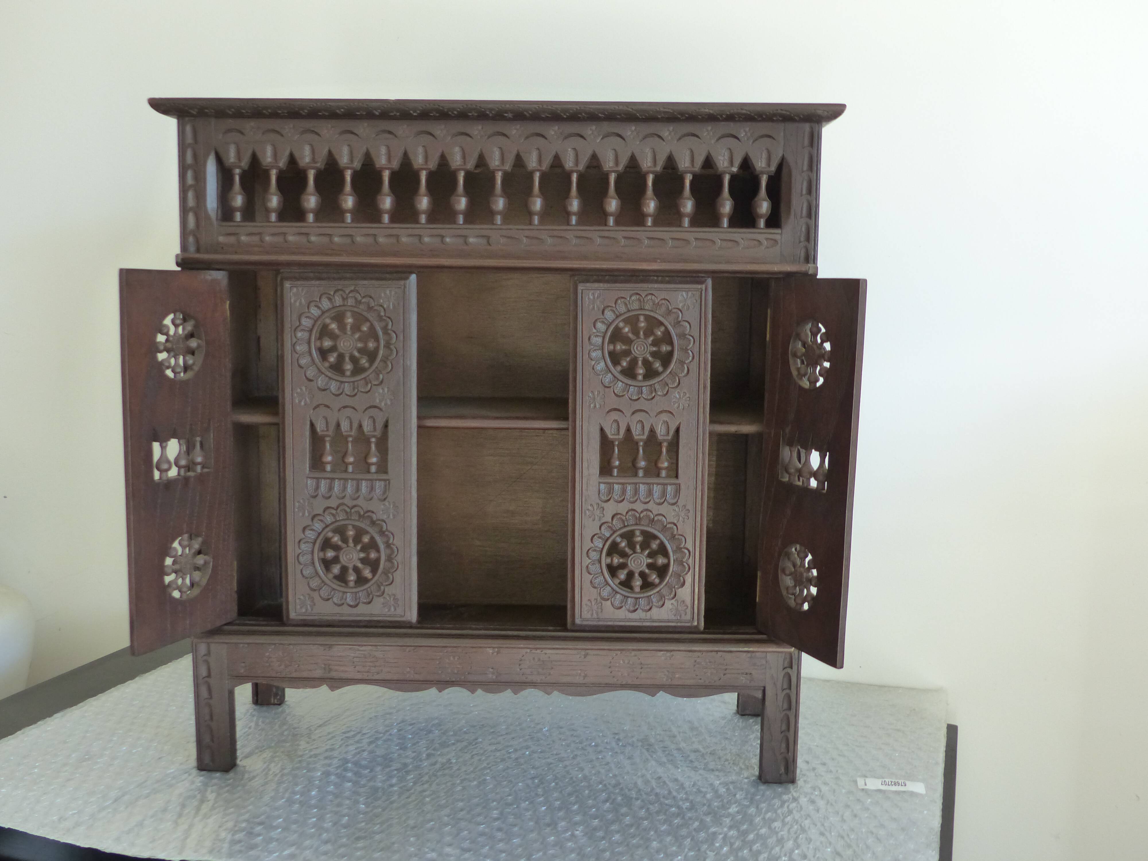 Breton enclosed bed, doll furniture.