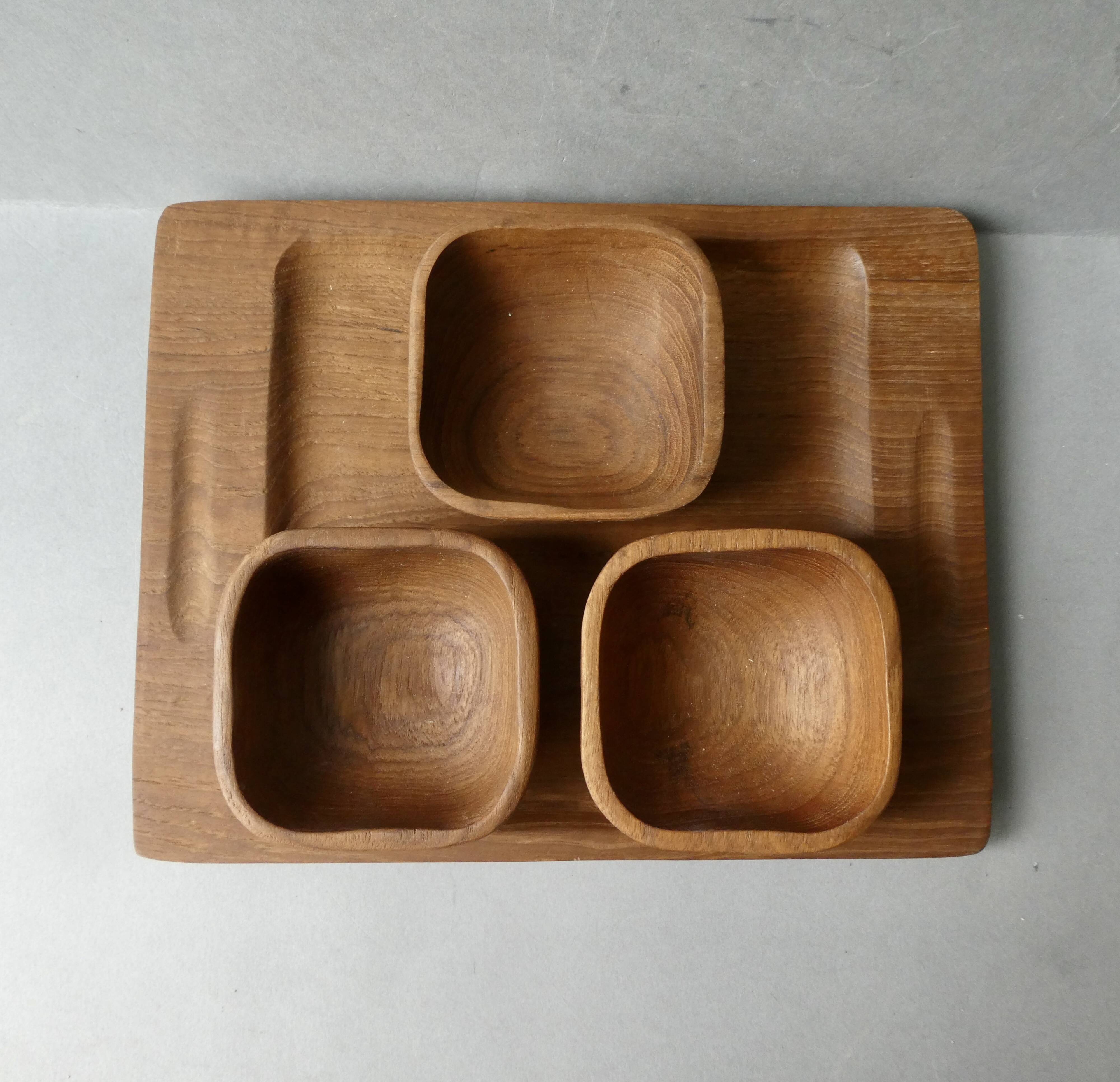 Serving tray with 3 teak cups