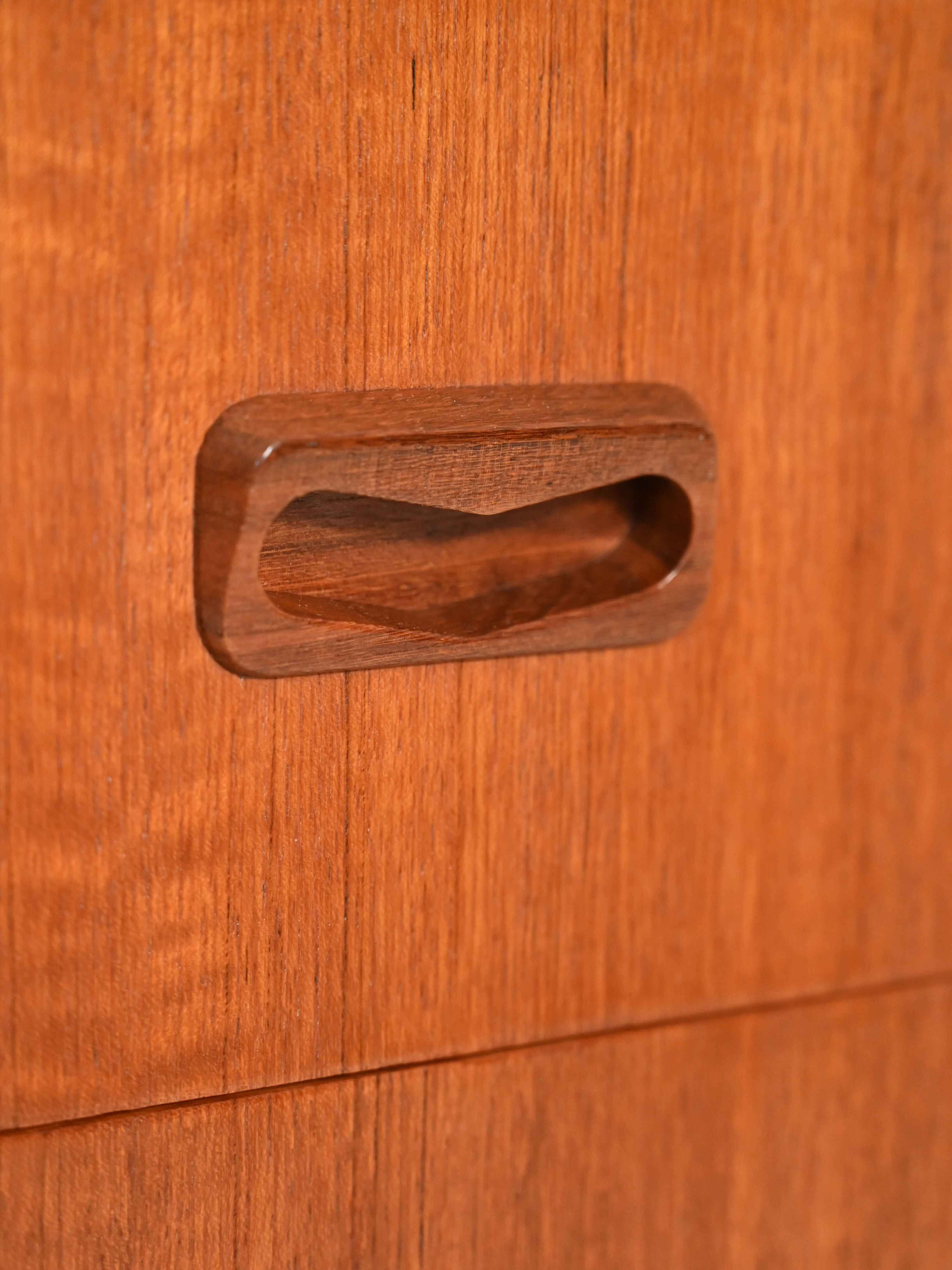 Vintage chest of drawers