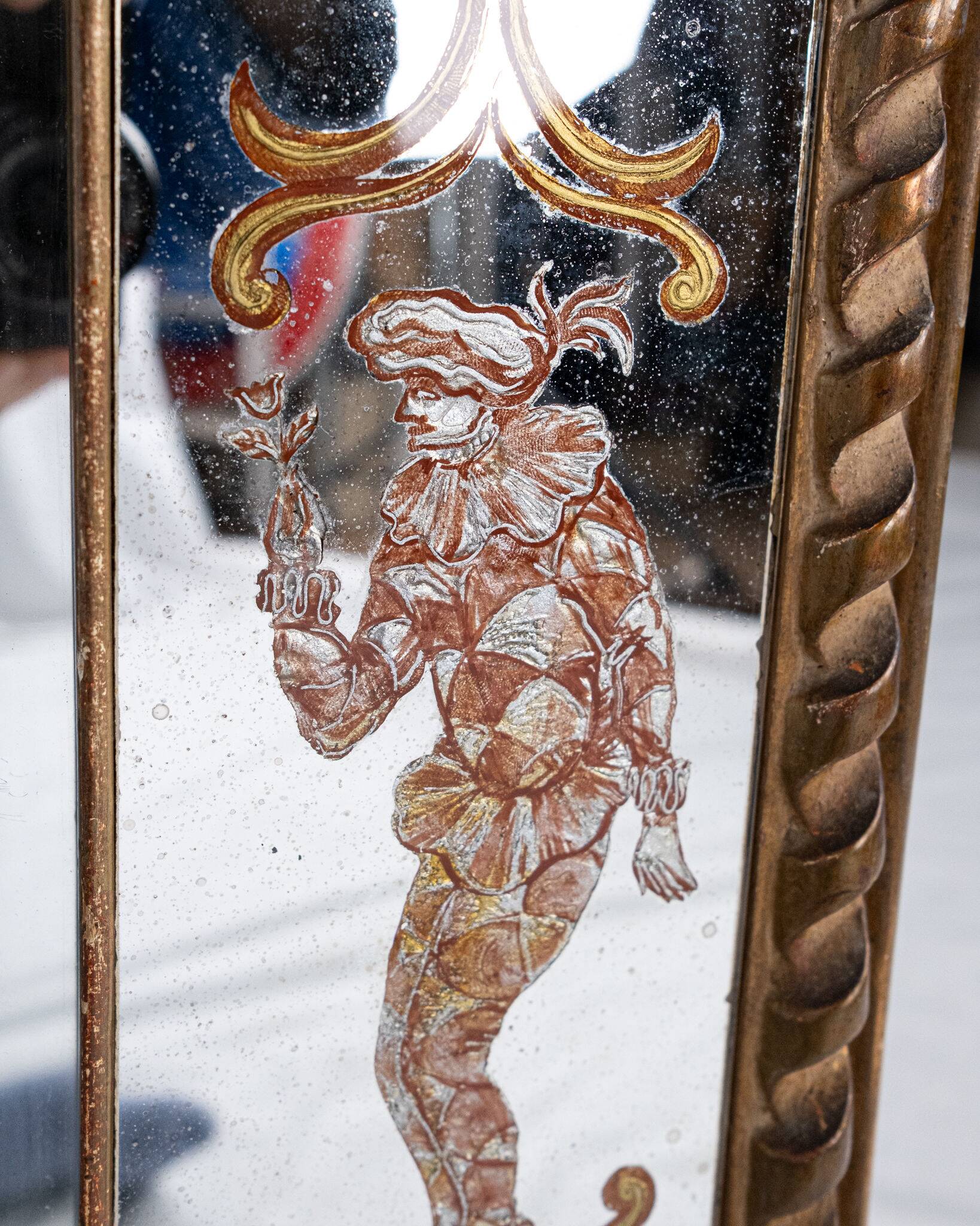 Miroir italien en verre églomisé, à parecloses, début XXe siècle