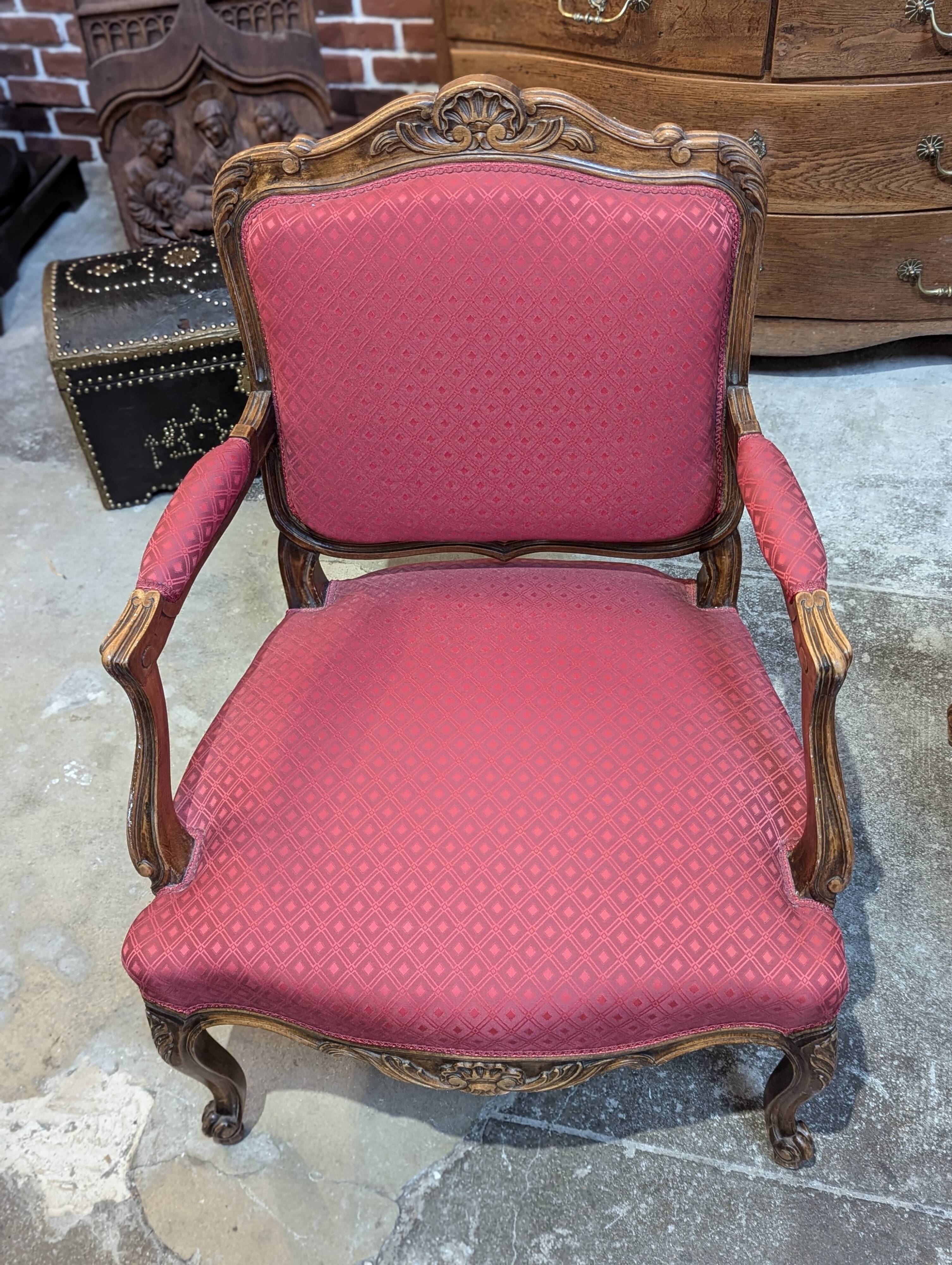 Paire de fauteuils louis XV