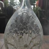 Bouteille en verre moulé