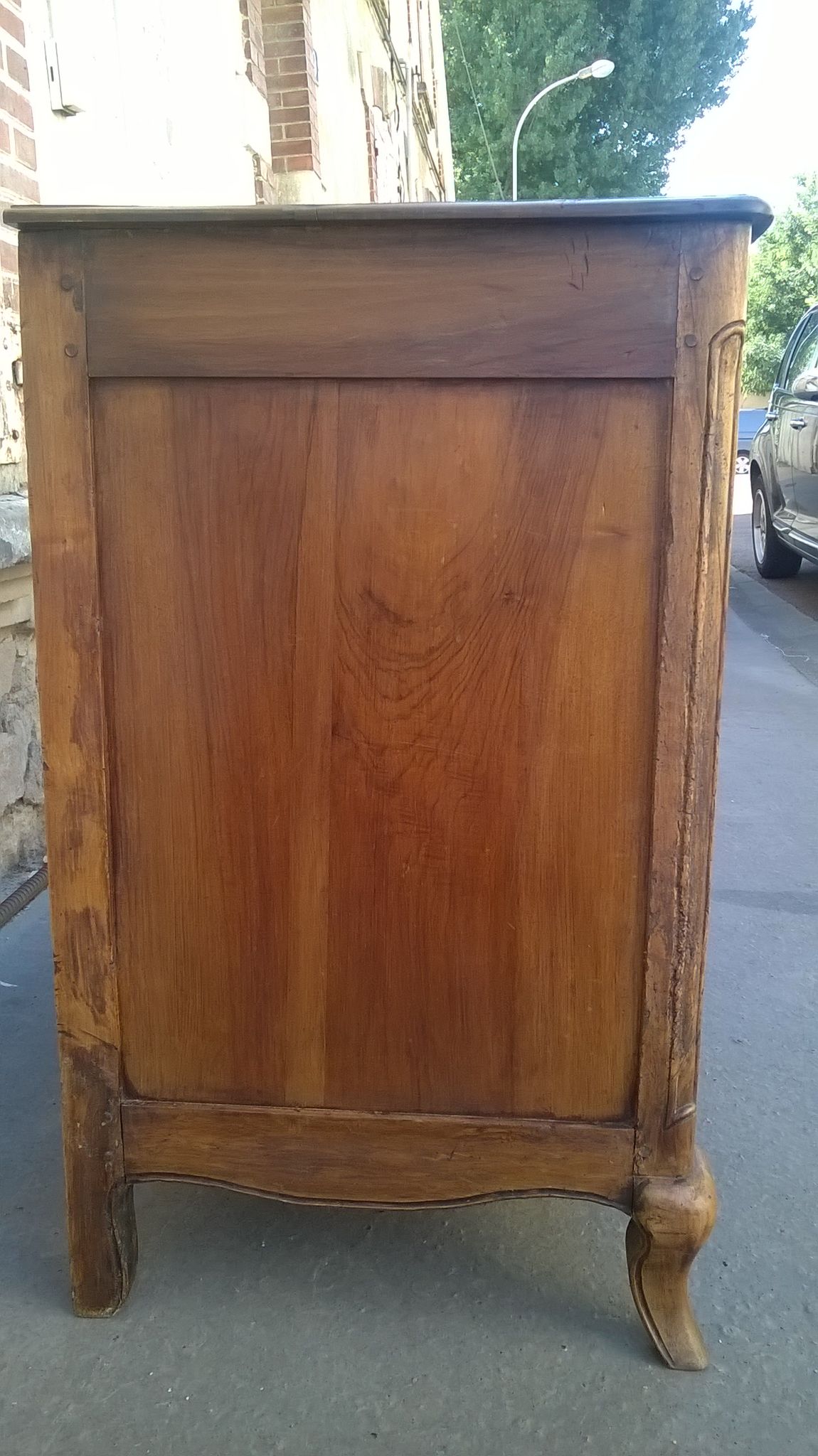 Louis XV dresser