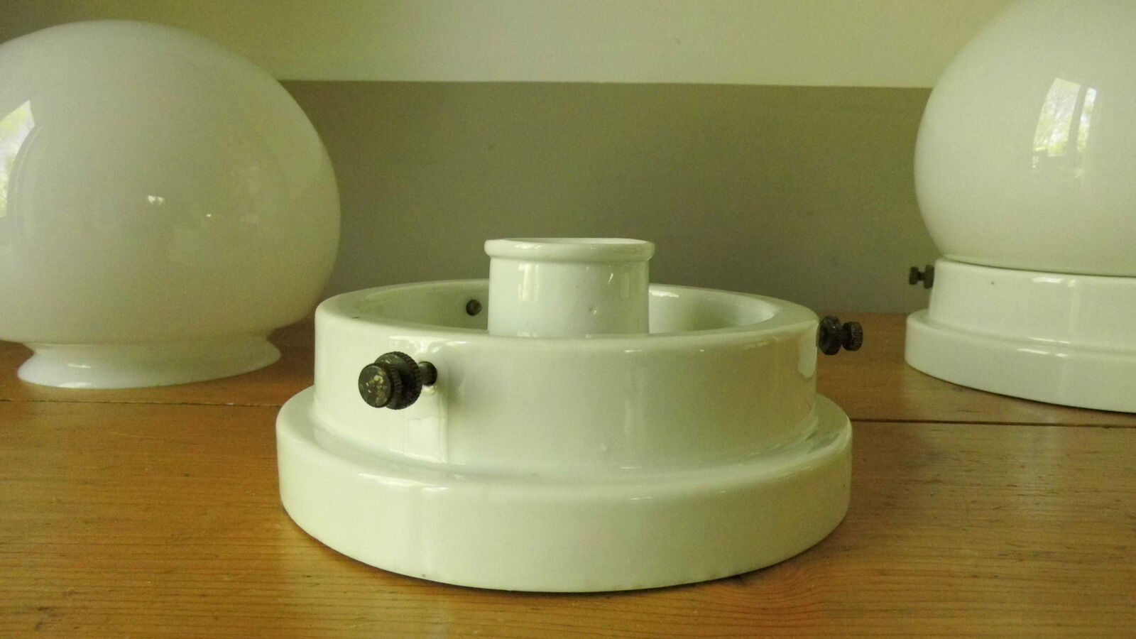 Ceiling lights with glass ball and foot porcelain
