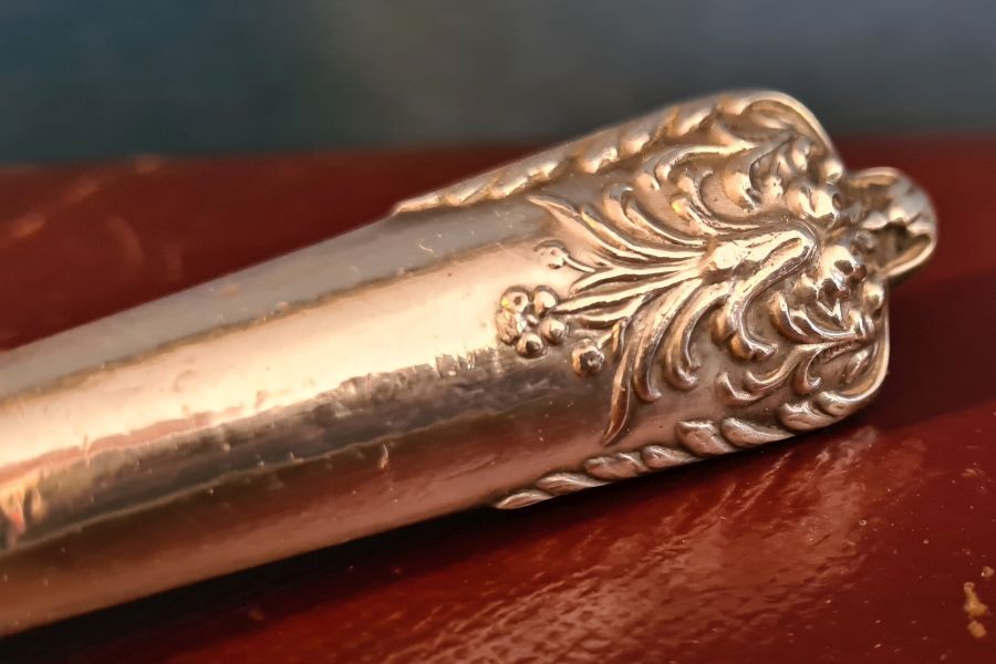 Box of 12 dessert knives