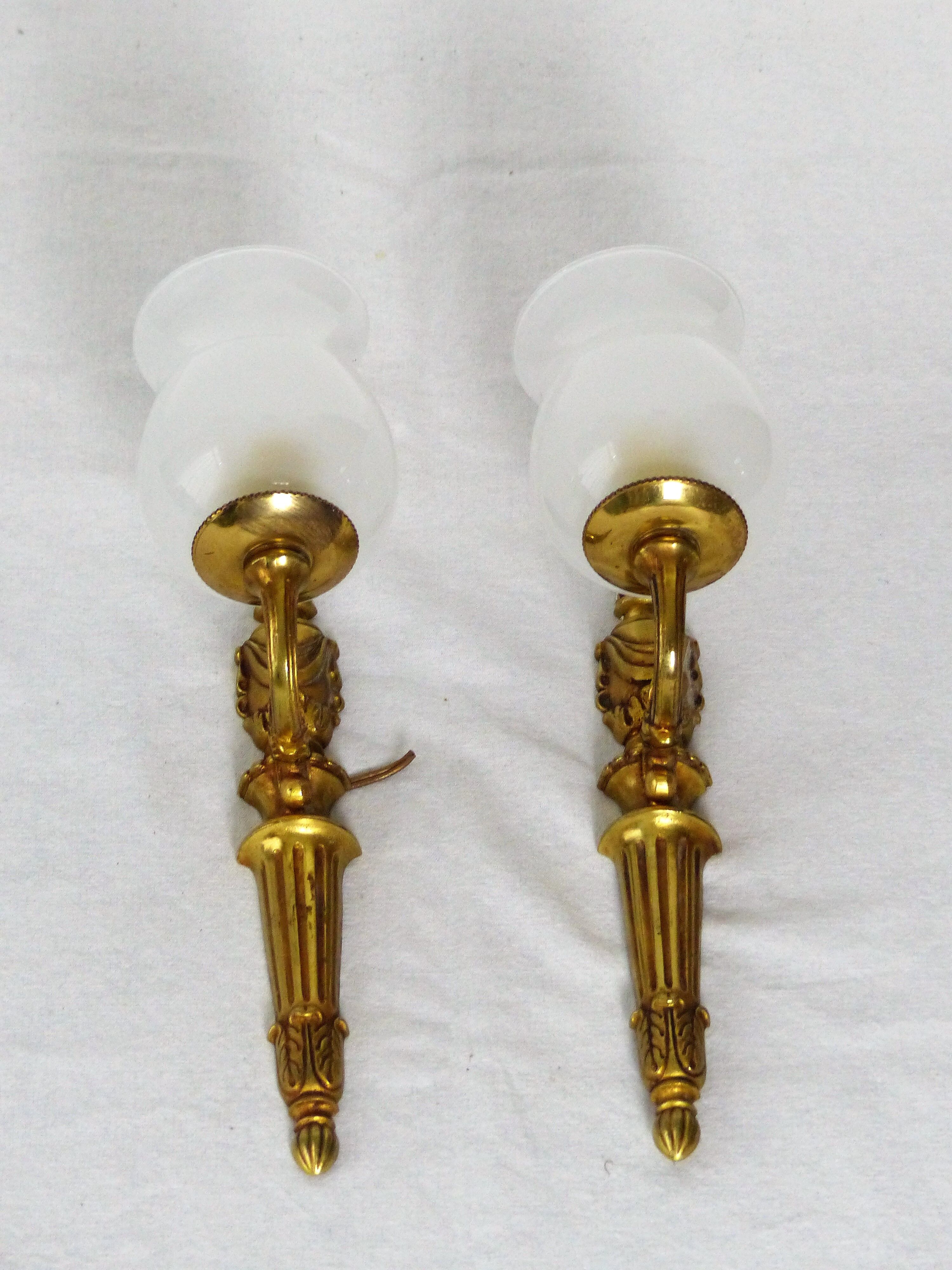 2 classic wall light