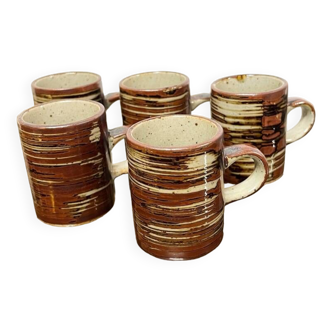 Set of 5 stoneware cups.