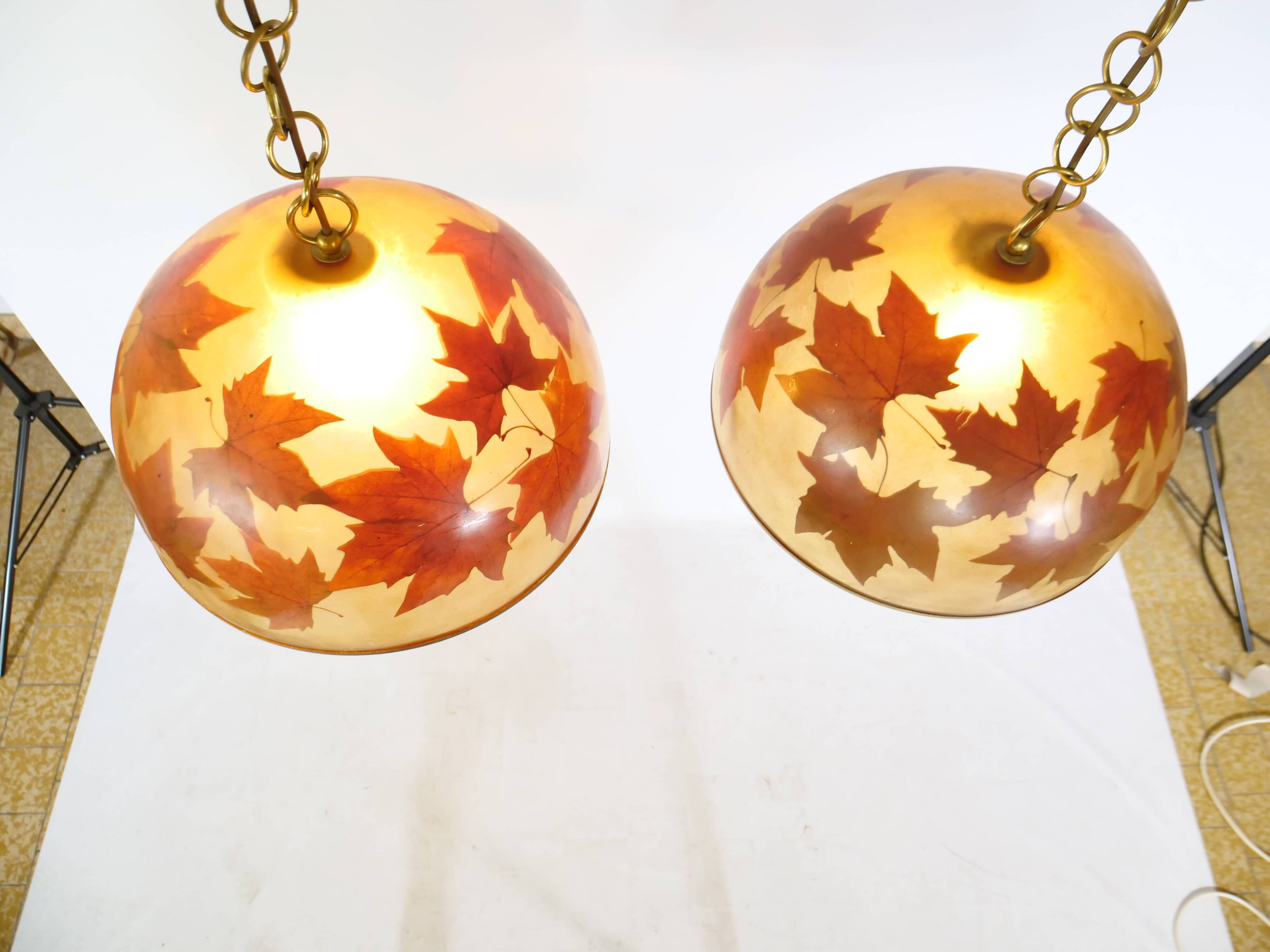 Italian design hanging lamps resin and leaves, 1970s 1980s