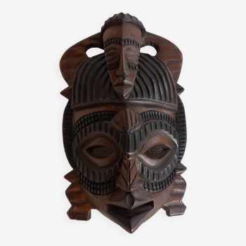Masque tribal en bois