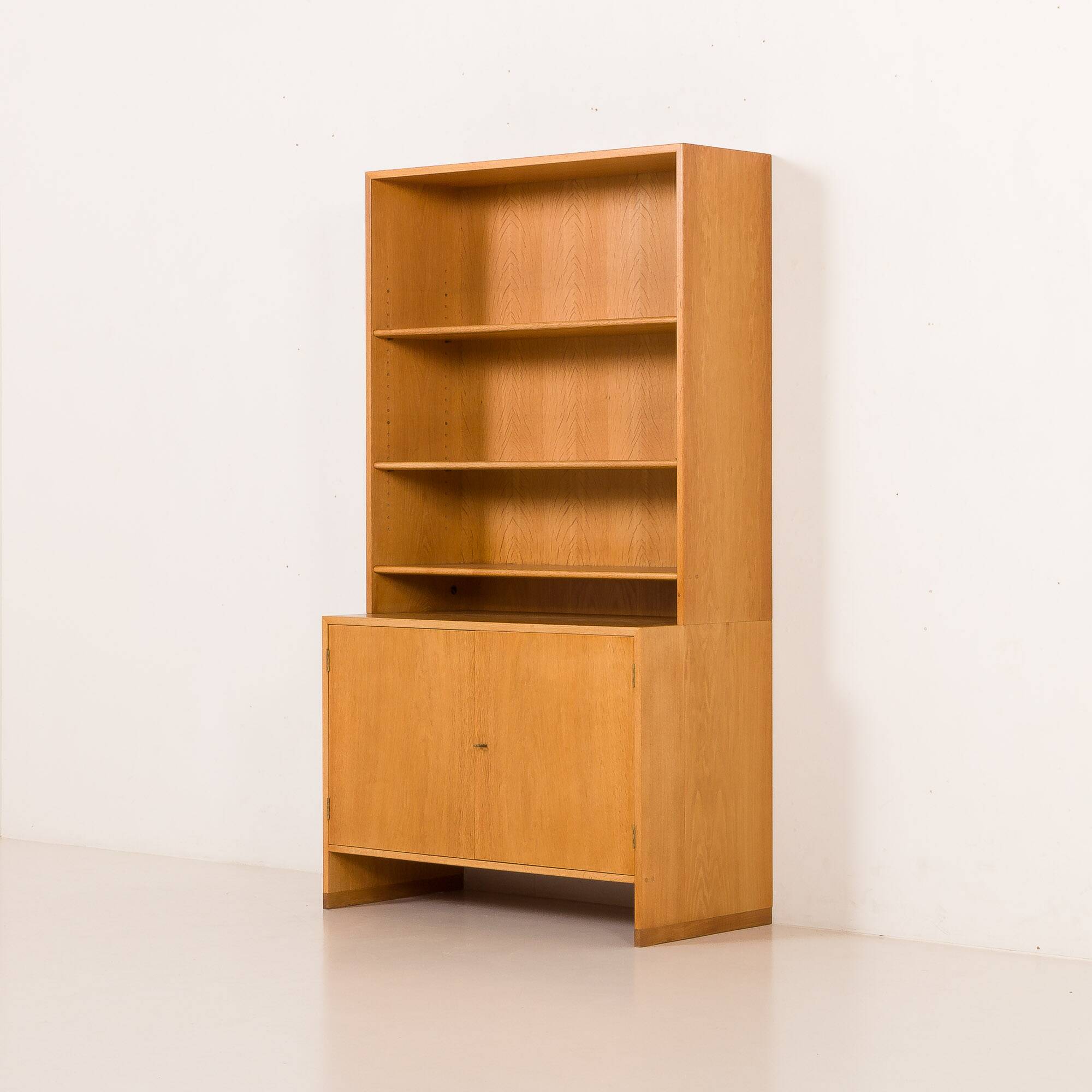 Hans Wegner mid-century oak bookcase, RY Mobler, 1960s