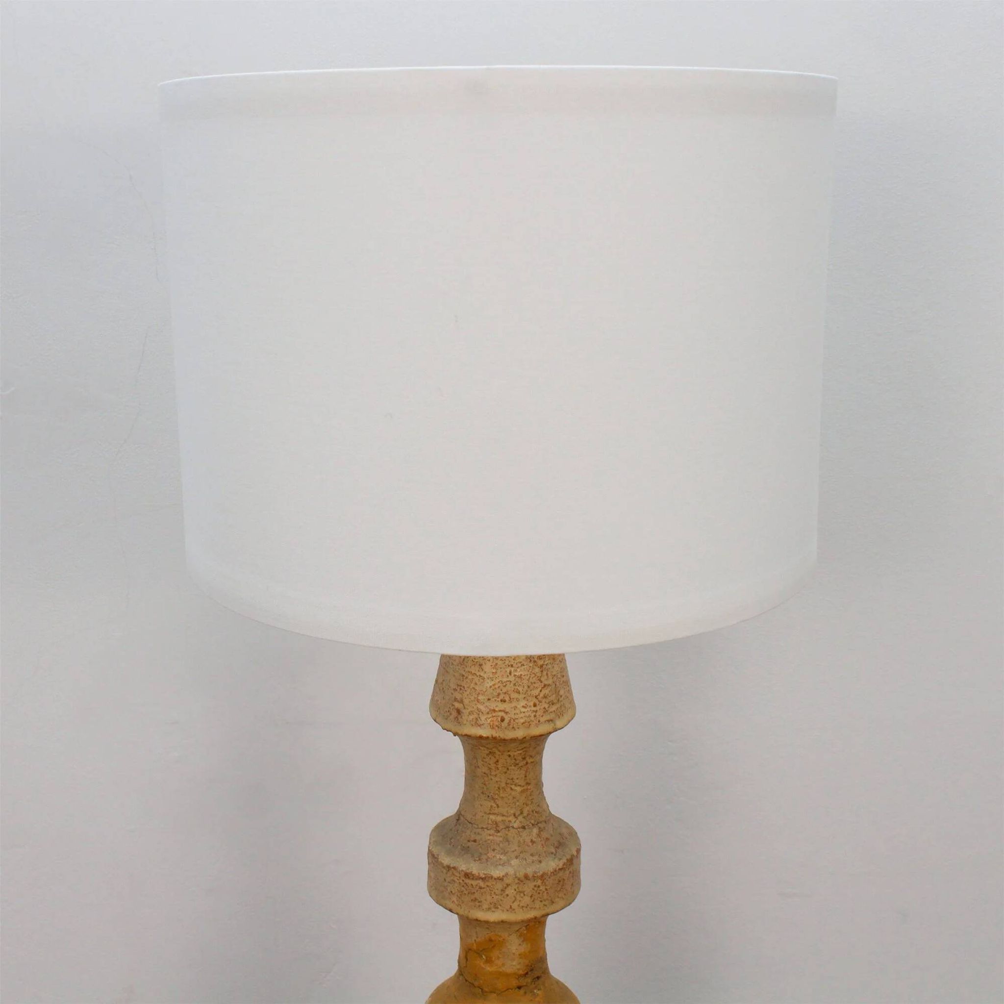 Floor lamp with a ceramic base