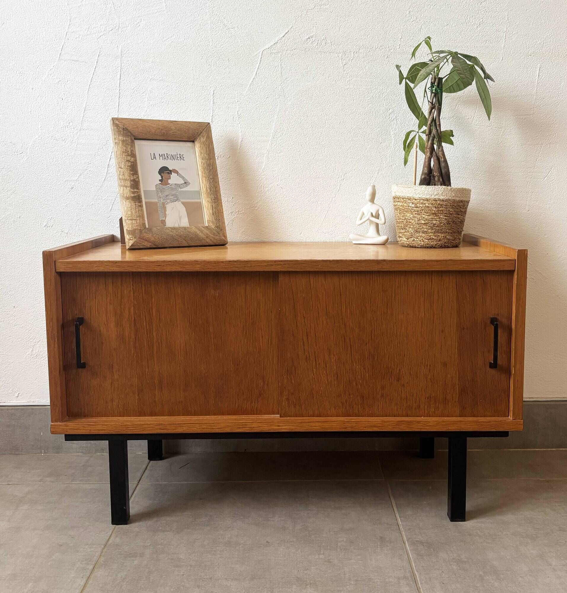 Small vintage oak piece of furniture, 1960s.