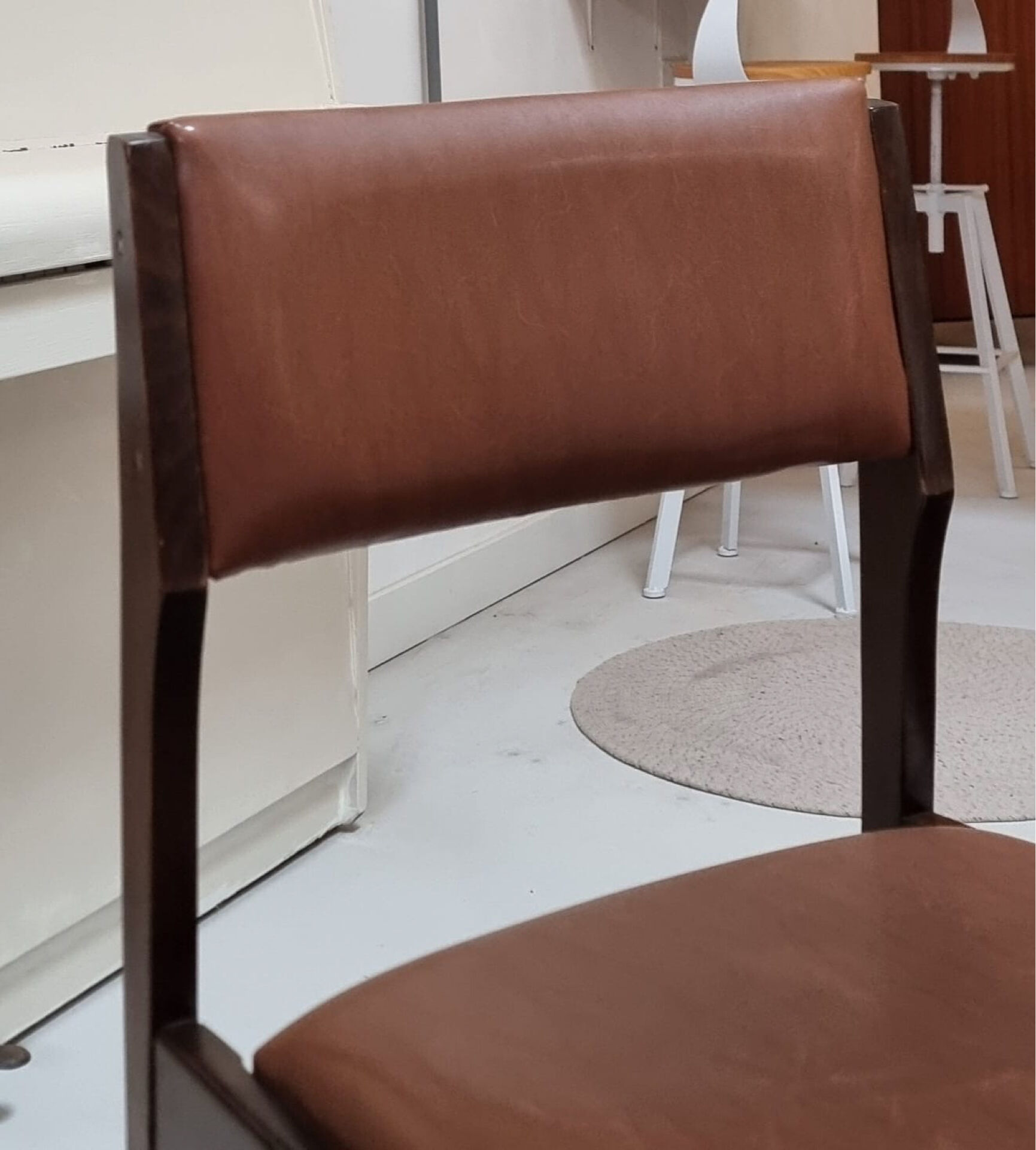 Chaises du milieu du siècle