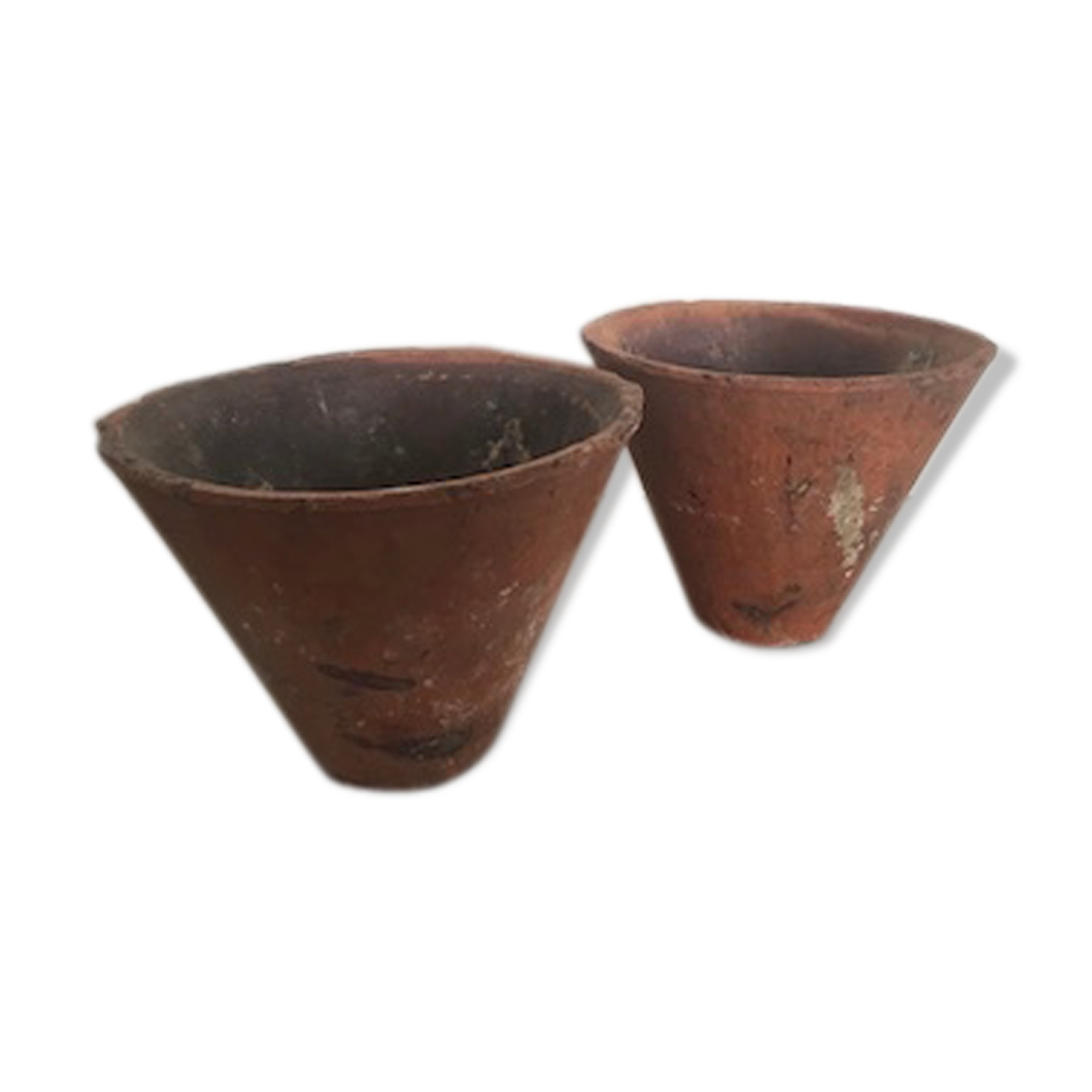 2 old resset pots used in gemming